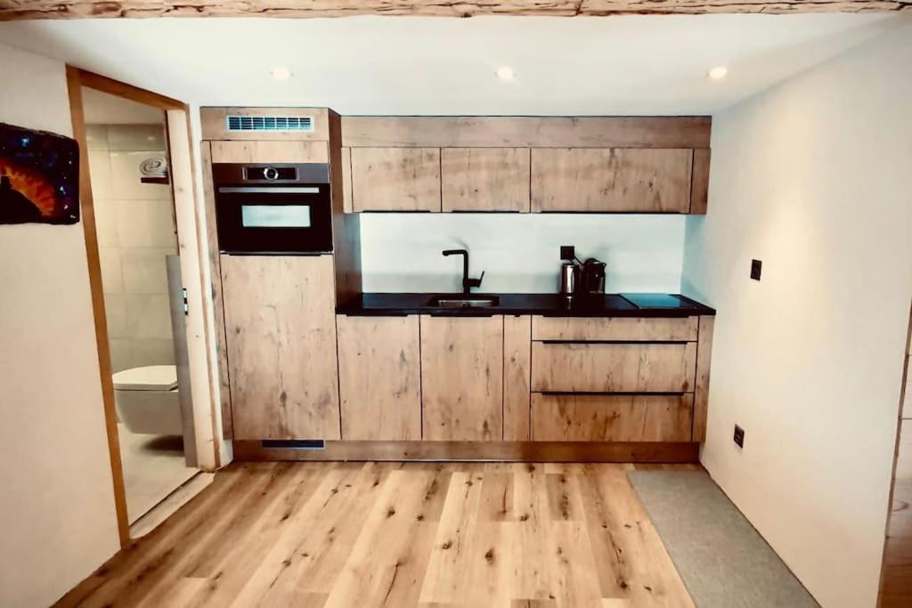 Luxury & Cosy 3.5 rooms apartment in almost 300 years old Chalet