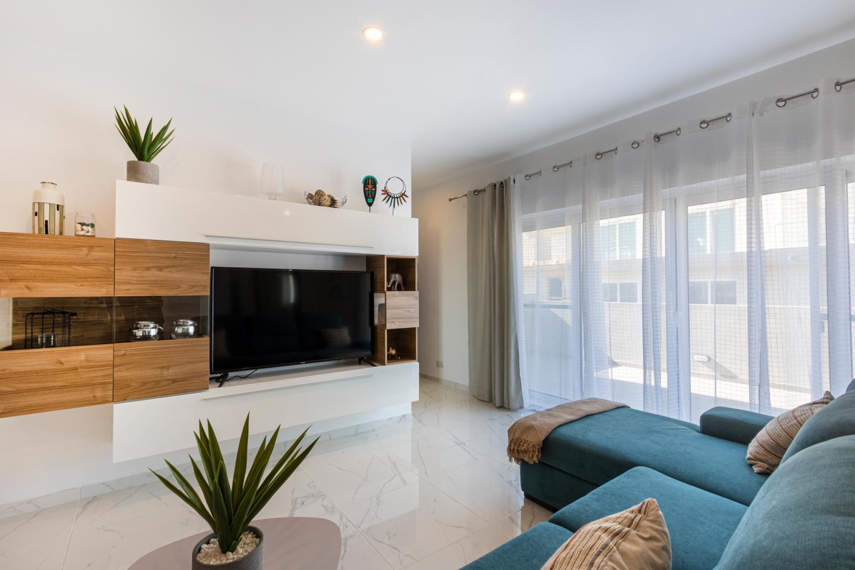 H4- Modern Penthouse with Large Terrace and Views view 3
