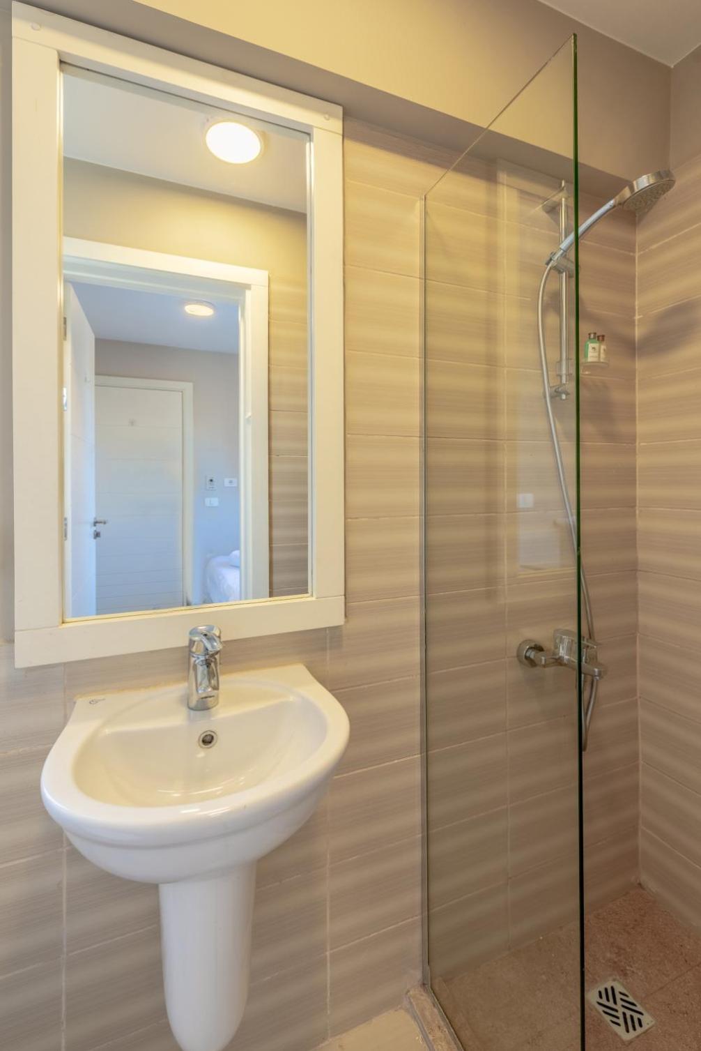 Ascot Bay, Premium 5BR Lagoon Beach House & Pool in Tawila, El Gouna view 4