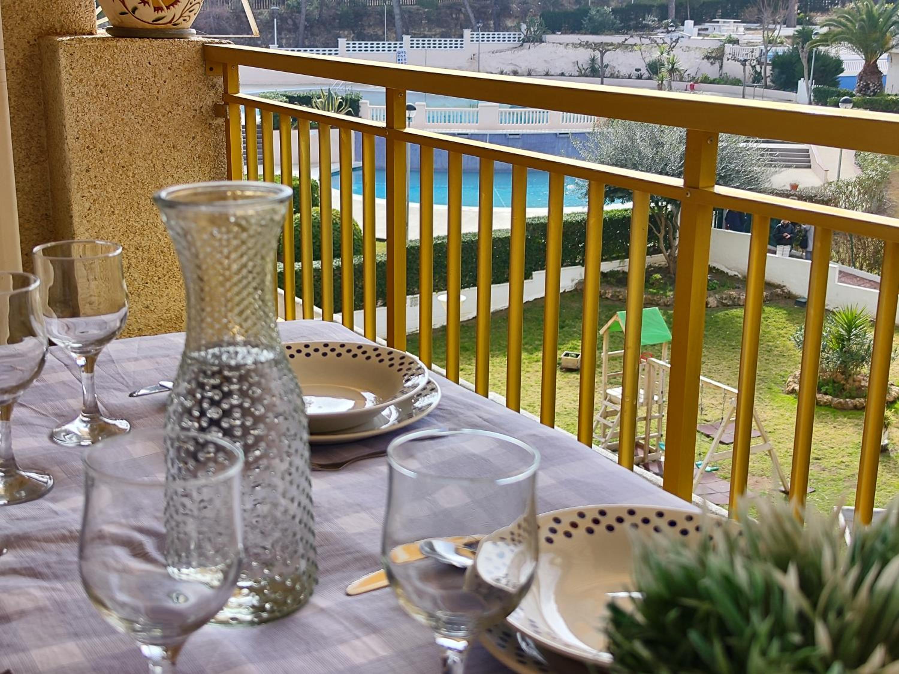 Luminoso apartamento en SALOU con TERRAZA y PARQUE INFANTIL IDEAL FAMILIAS