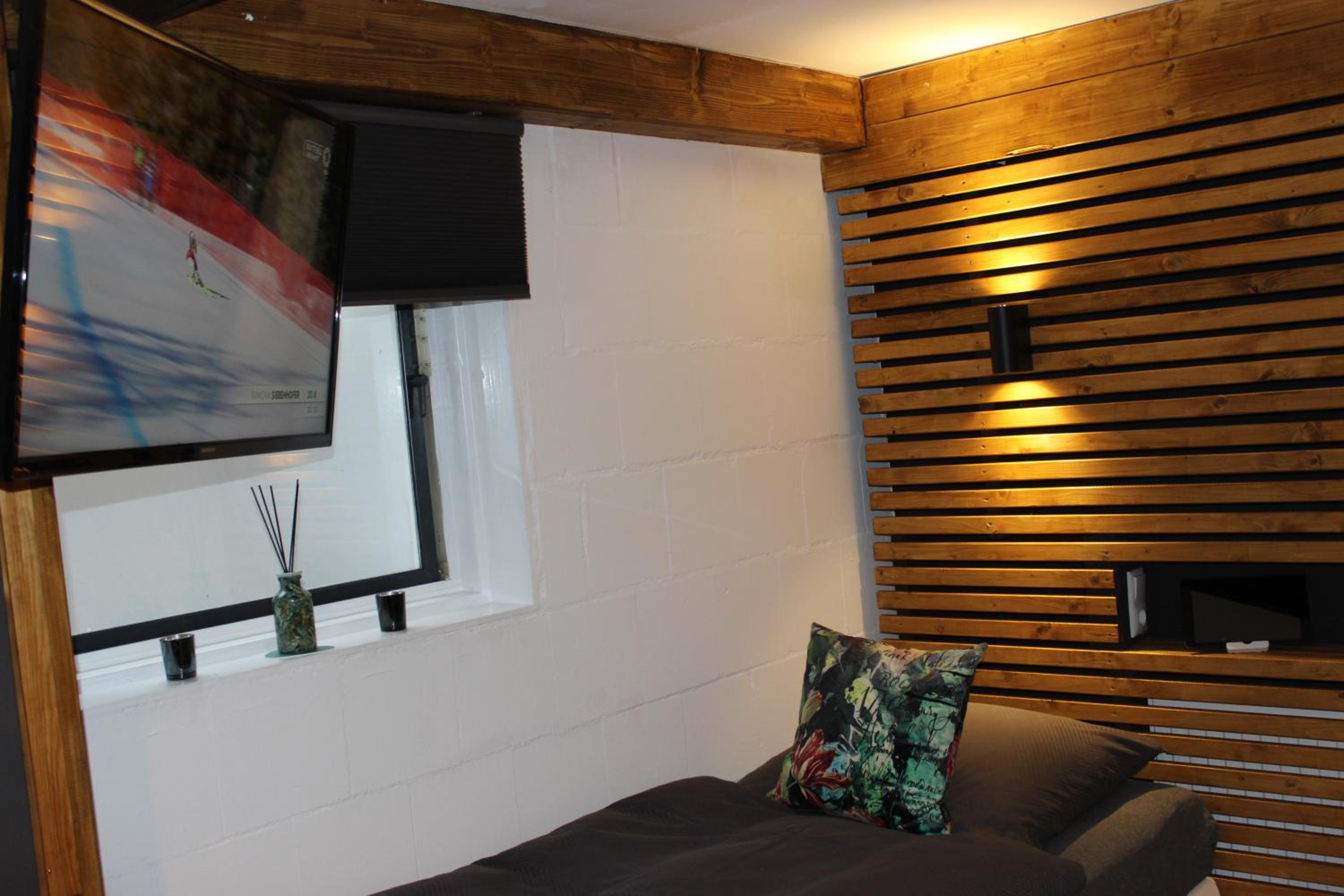 KLEINE SOUTERRAIN WOHNUNG NÄHE HAMBURG