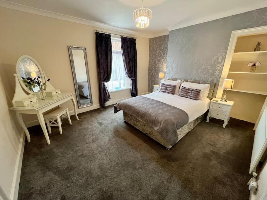 Scoresby Quarters - Whitby Holiday Home