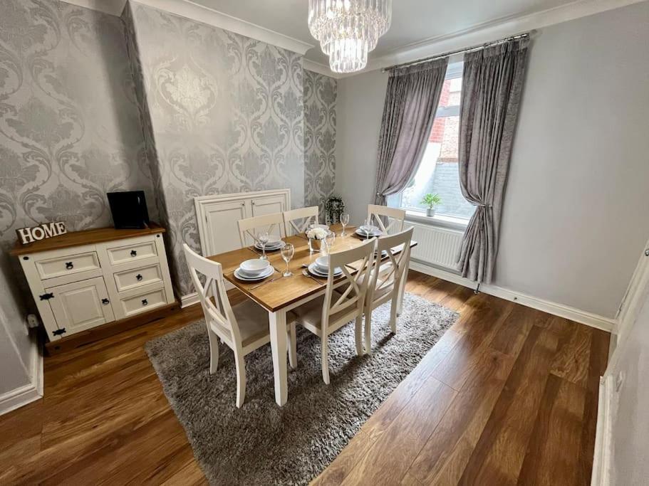 Scoresby Quarters - Whitby Holiday Home