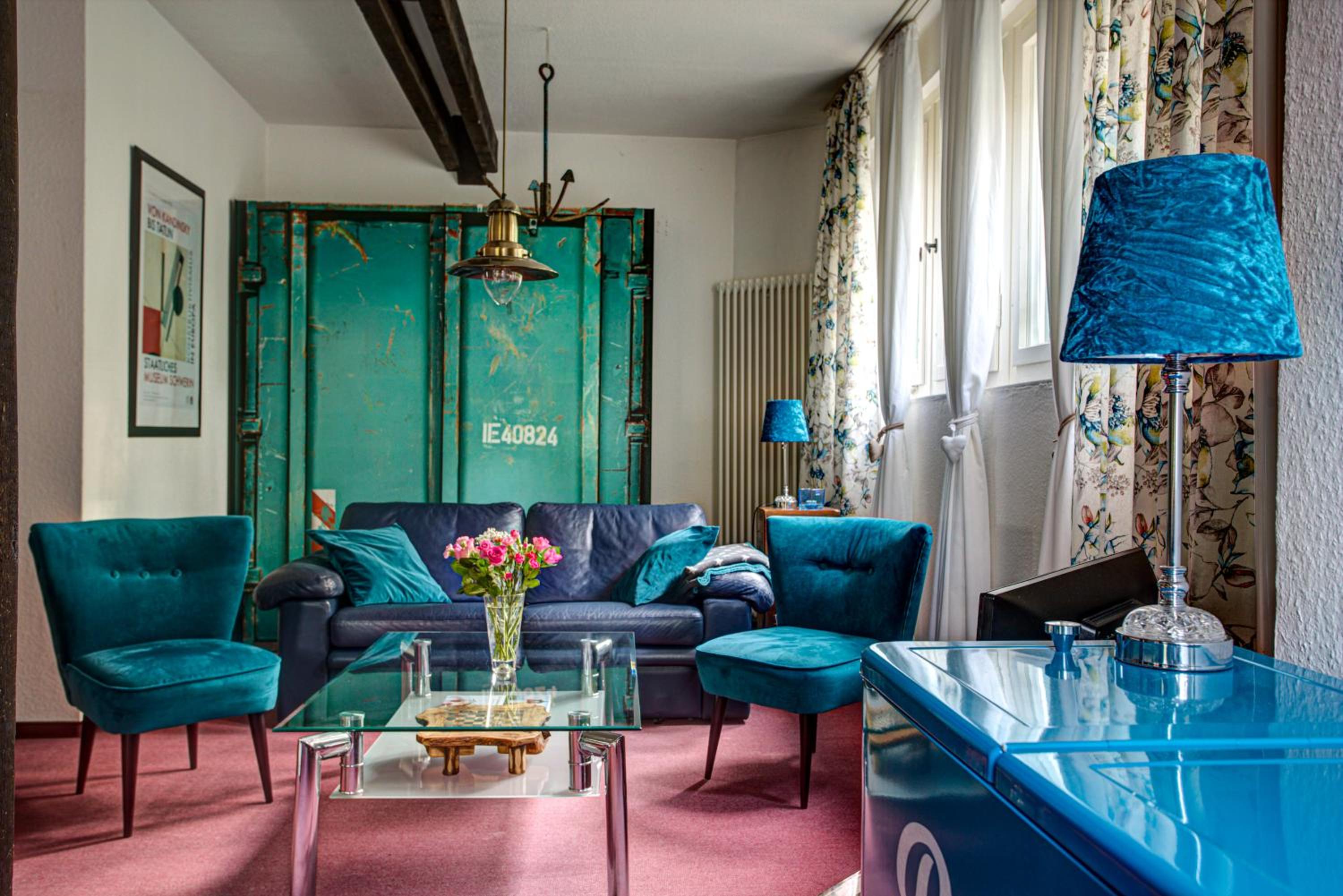 Strandvilla Hubertus Boltenhagen - H7 - Ferienwohnung Maisonette Apartment Kandinsky mit seitlichem Meerblick Parkplatz WLAN voll ausgestattete Küche Garte