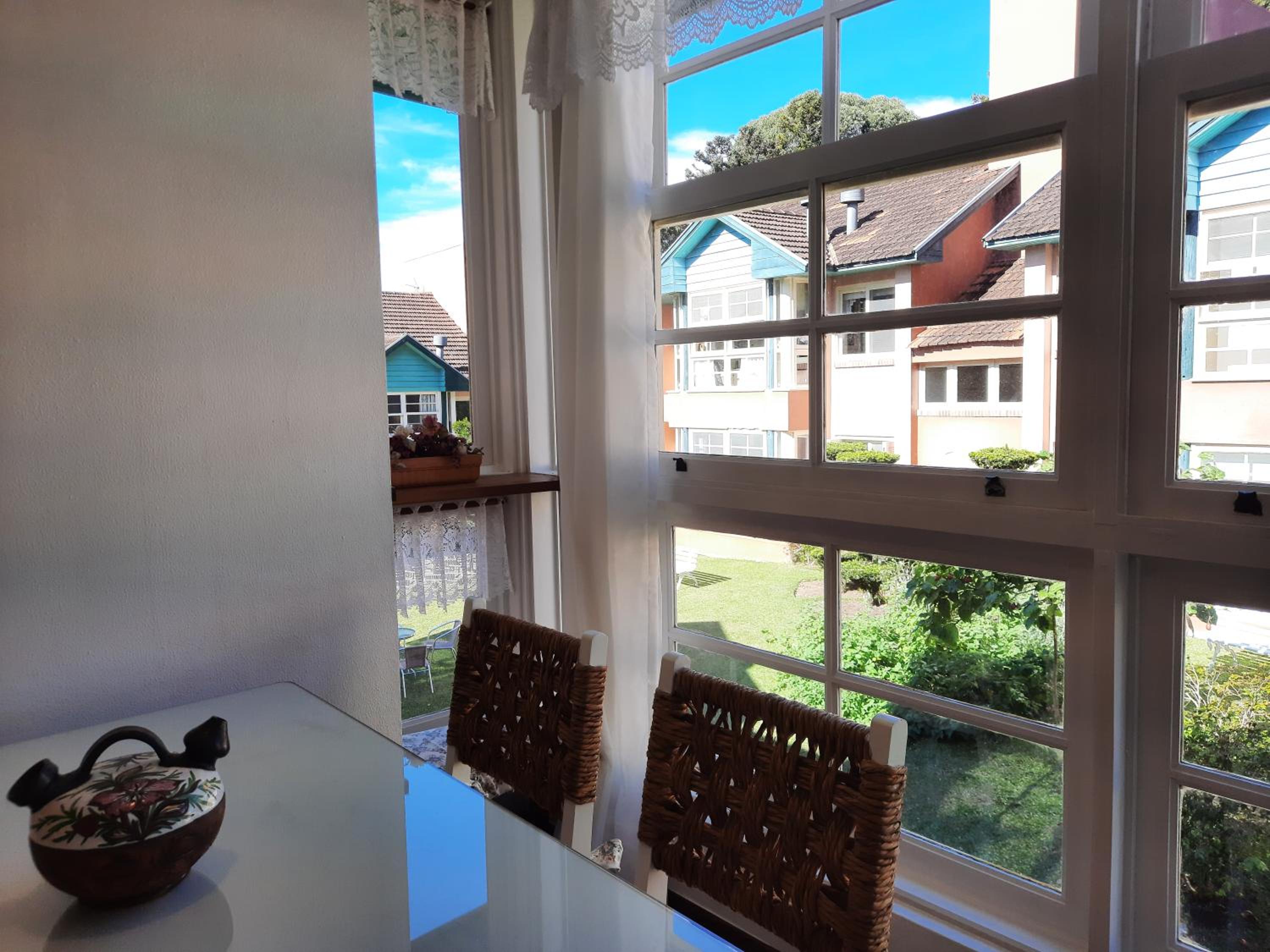 Excelente Duplex em Gramado - com lareira em condomínio privativo