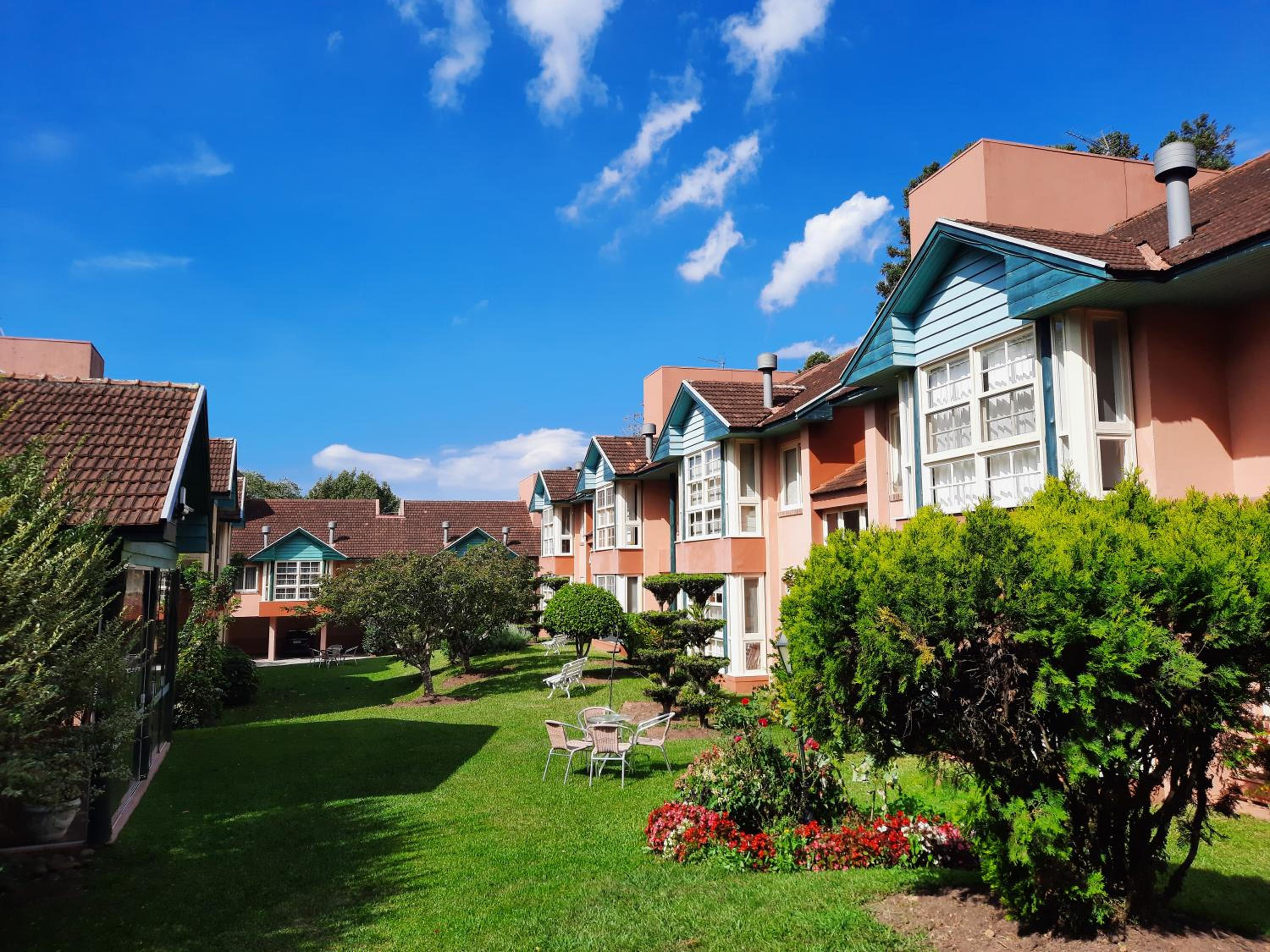 Excelente Duplex em Gramado - com lareira em condomínio privativo