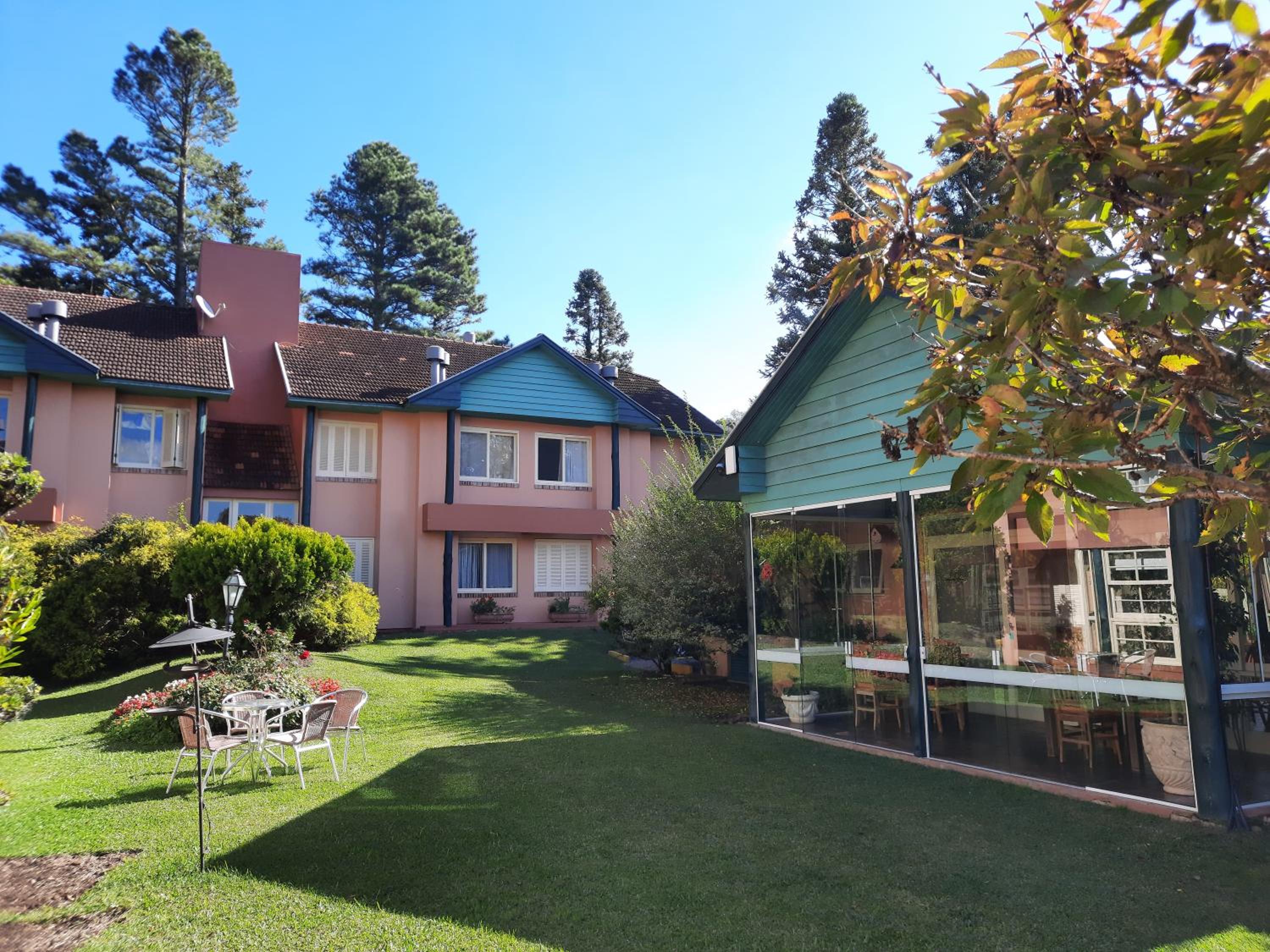 Excelente Duplex em Gramado - com lareira em condomínio privativo