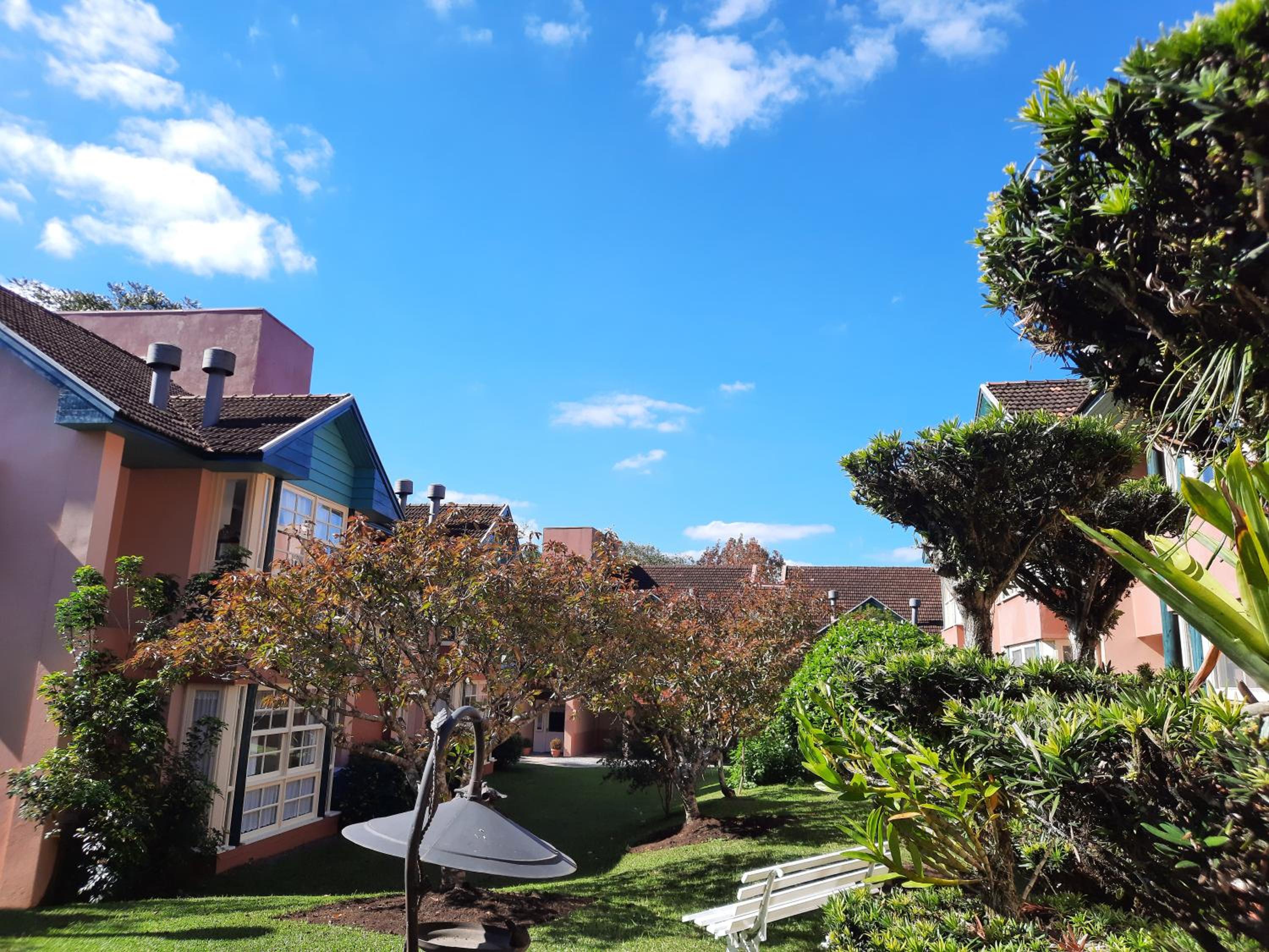 Excelente Duplex em Gramado - com lareira em condomínio privativo