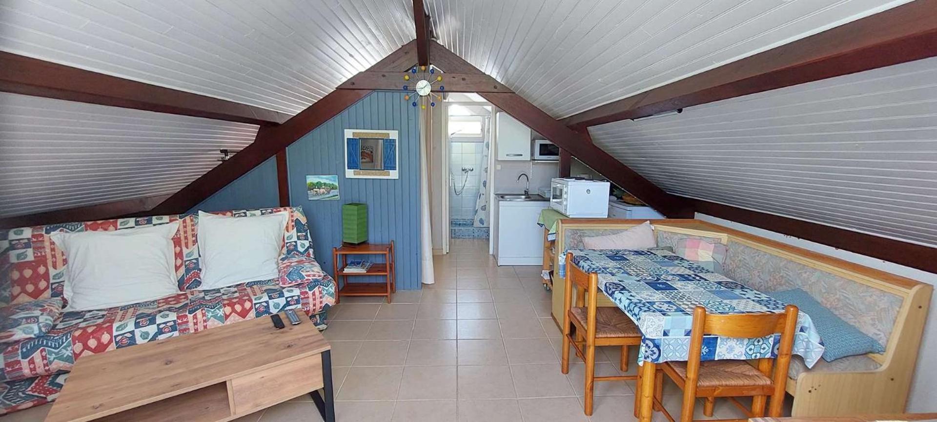 Gîte tout confort avec piscine view 2