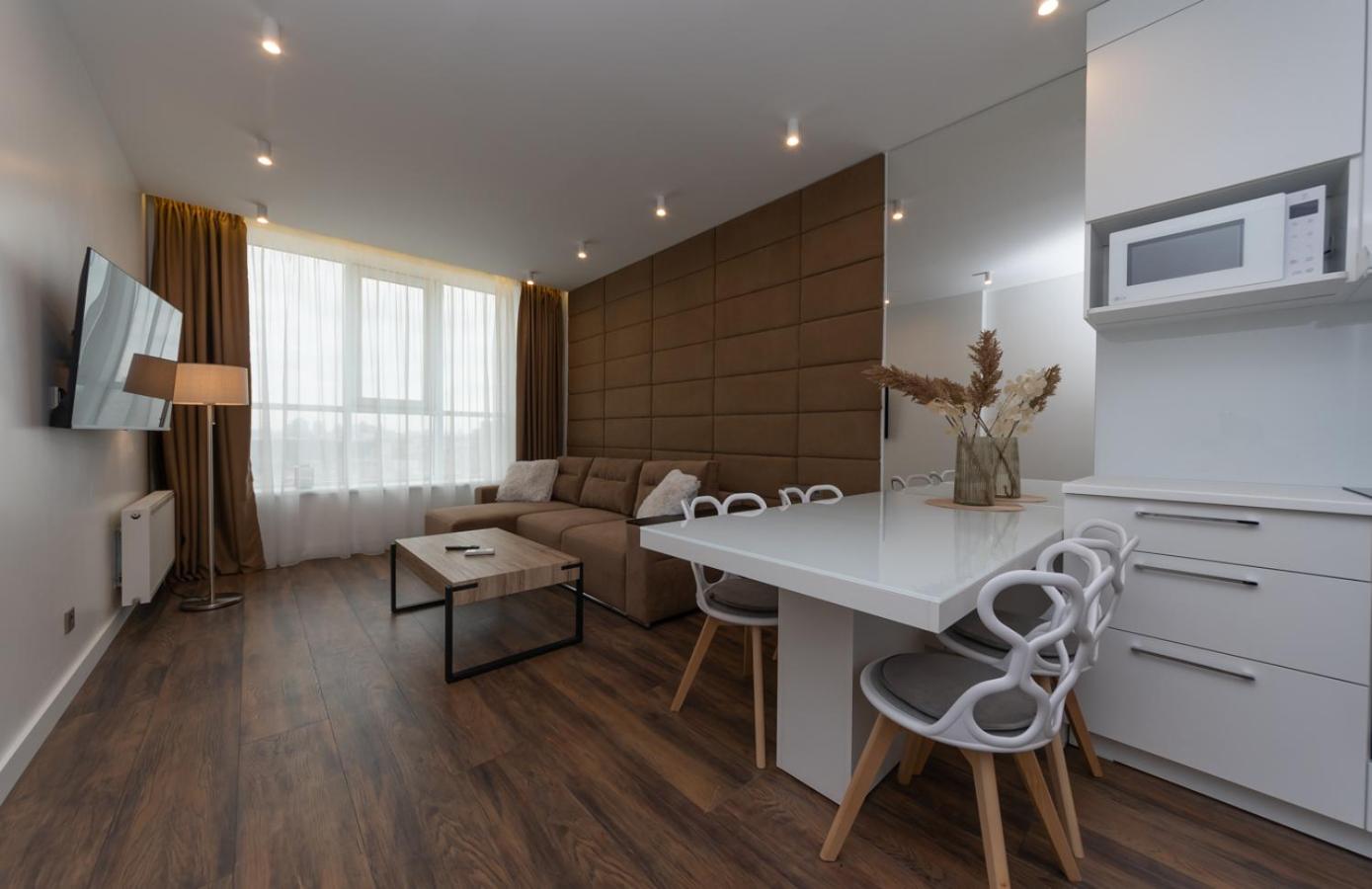 VICTORY-30 LUXURY APARTMENT CEnTER view 3