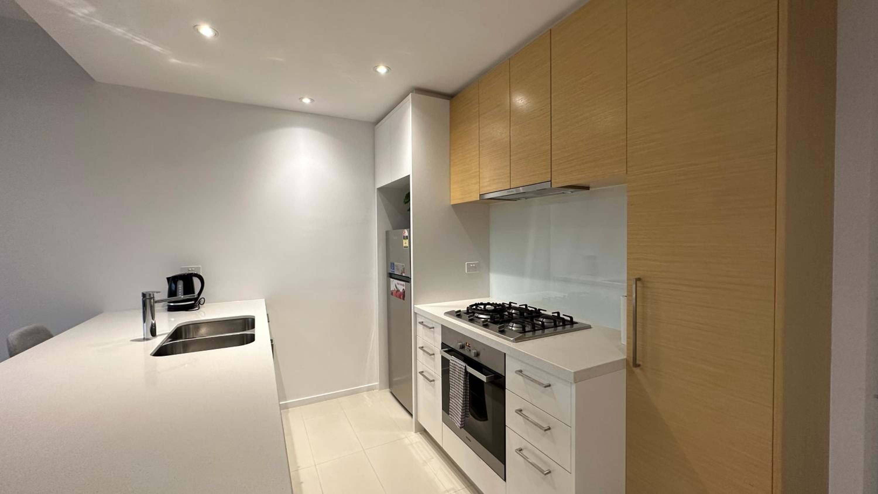 Prima Tower Apartment Face to Crown by GoodLive