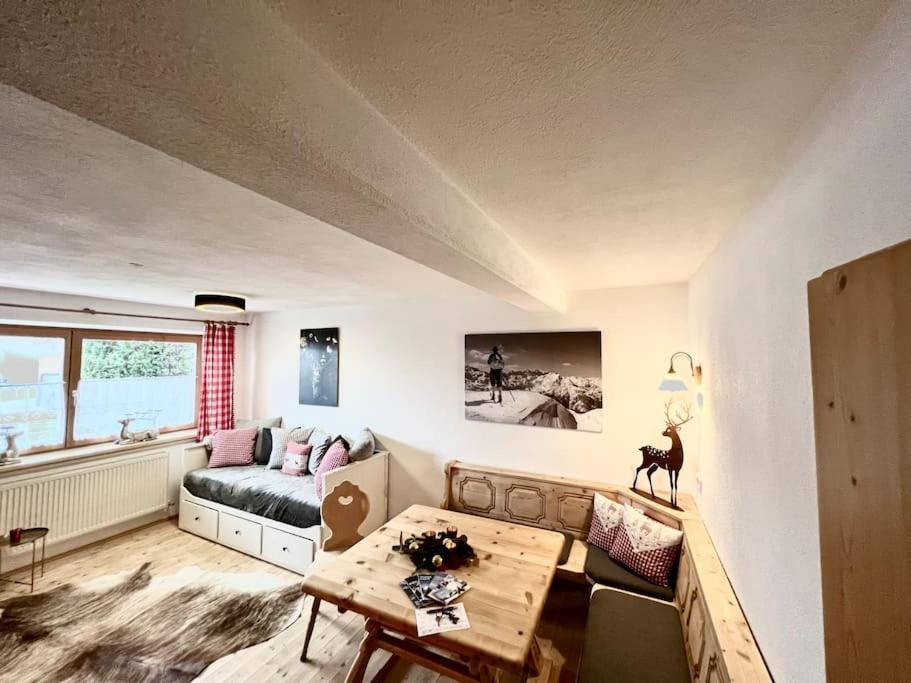 Ferienwohnung Steinbock Terrasse, Gartensauna, Garten, Grillplatz