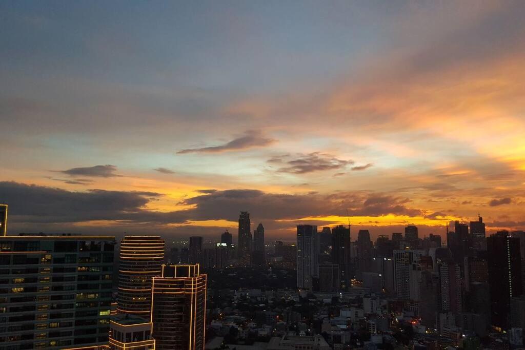 2BR Lower Penthouse @ Acqua Private Residences view 2