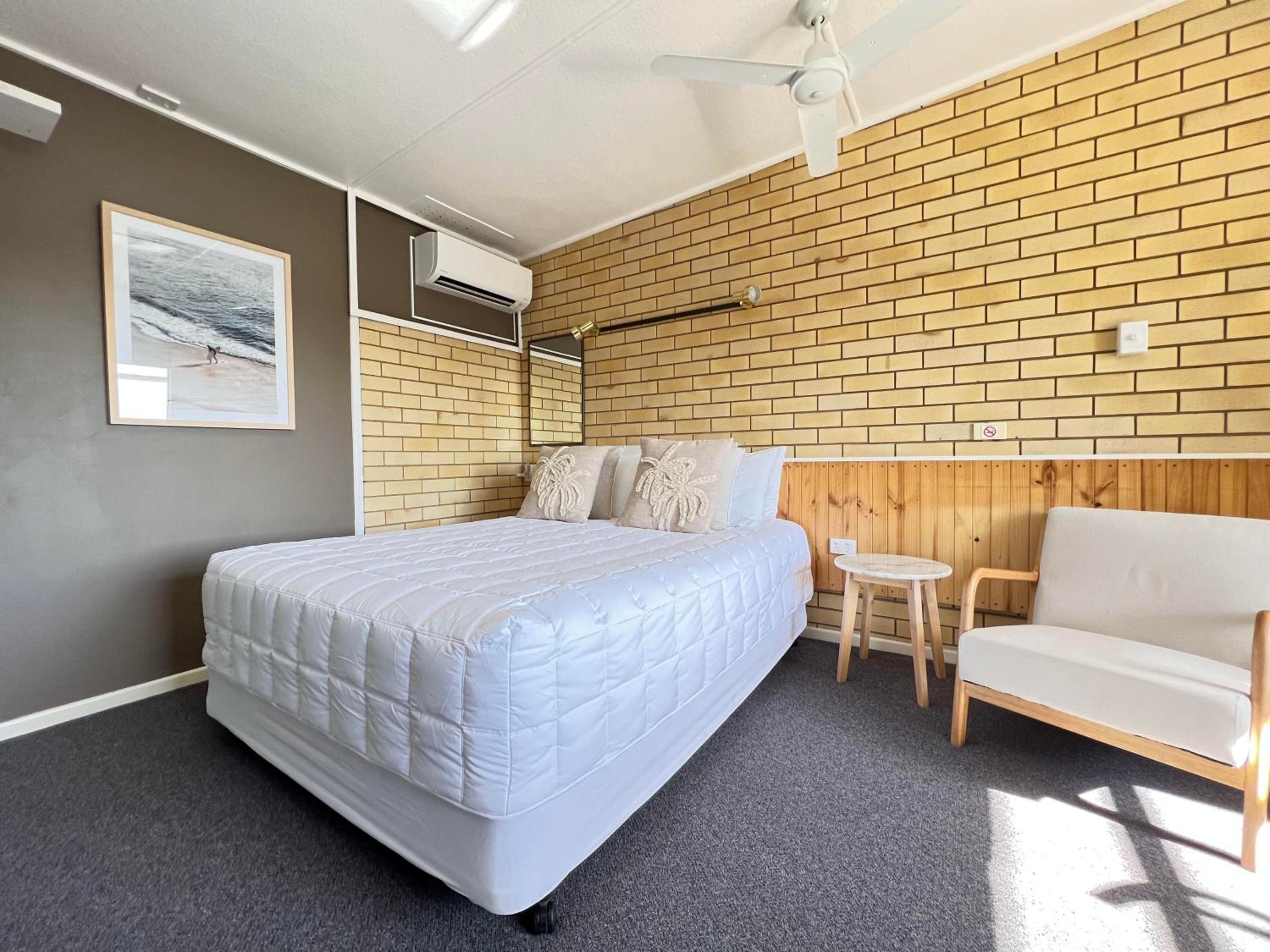 Motel Maclean