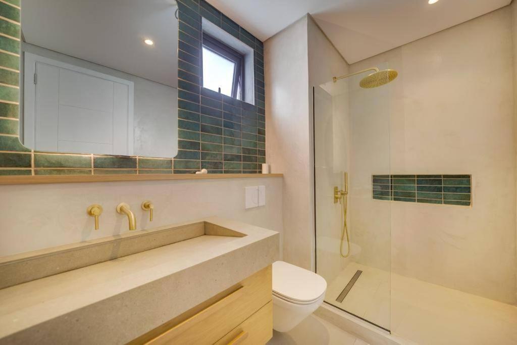 Exclusive beachfront apartment
