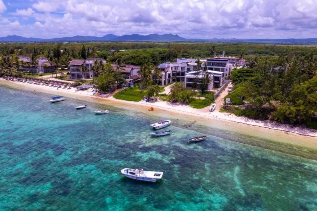 Exclusive beachfront apartment