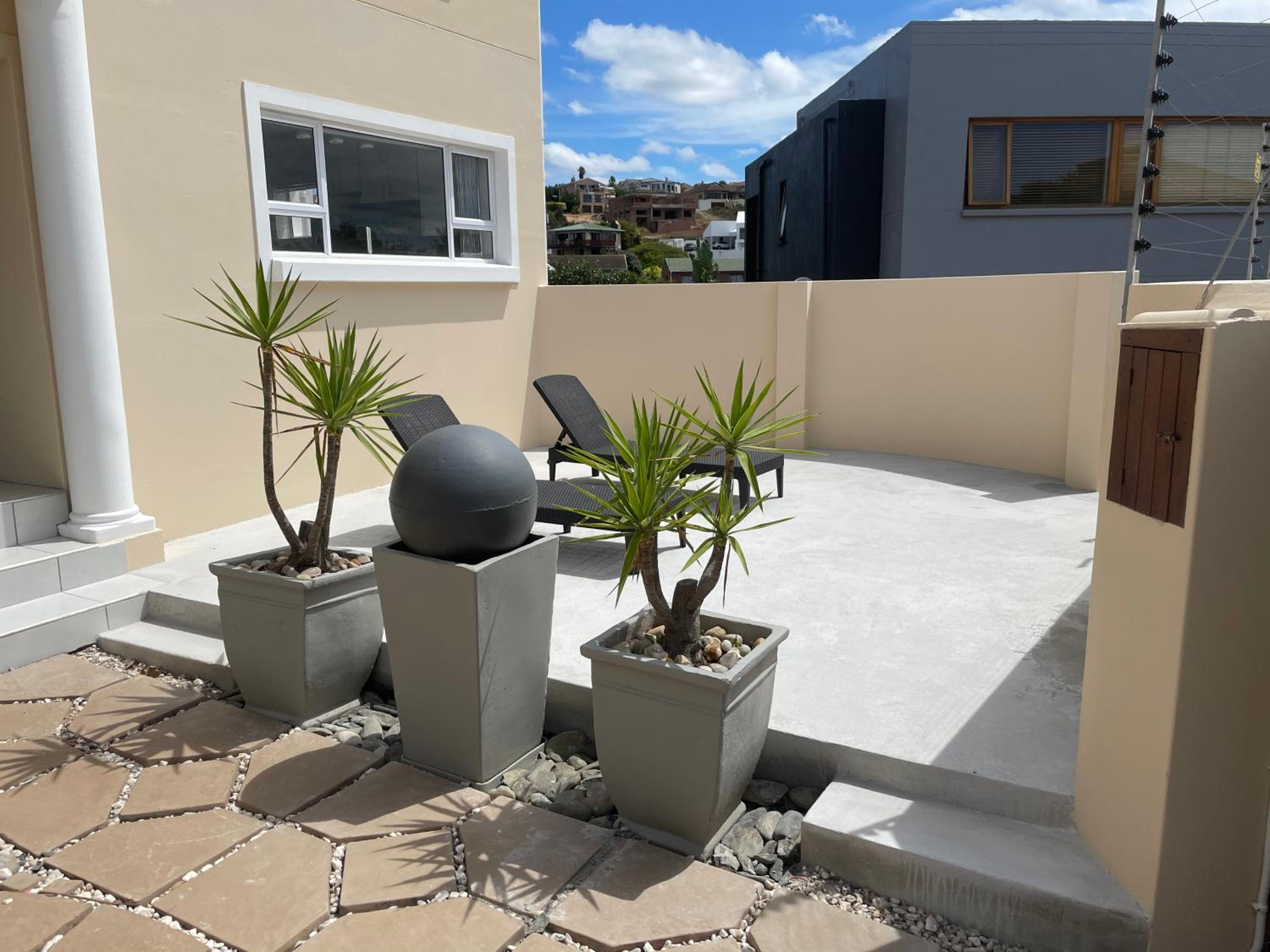 'On Point' Beach House - Jeffreys Bay view 3