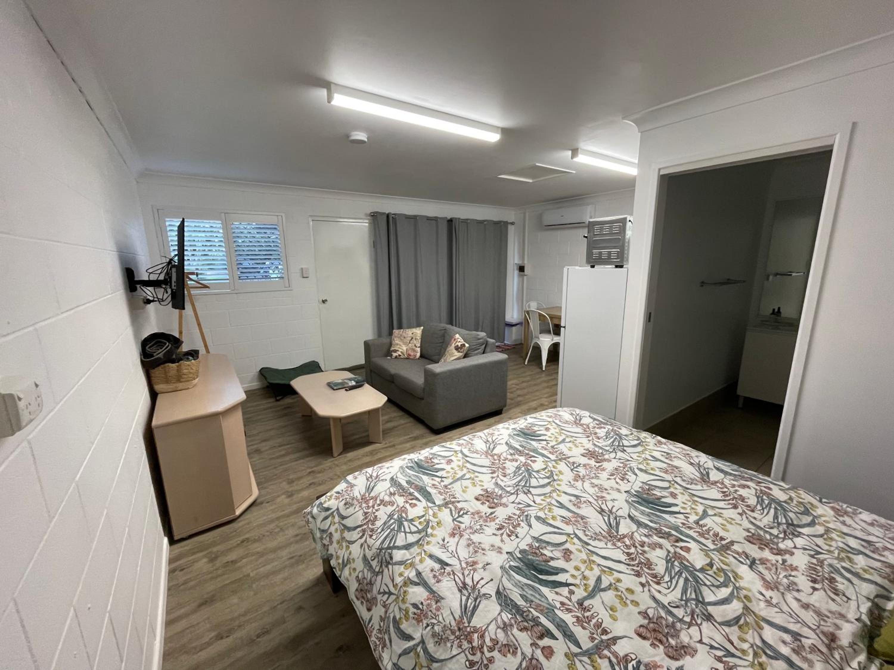 Studio Apartment in East Toowoomba view 3
