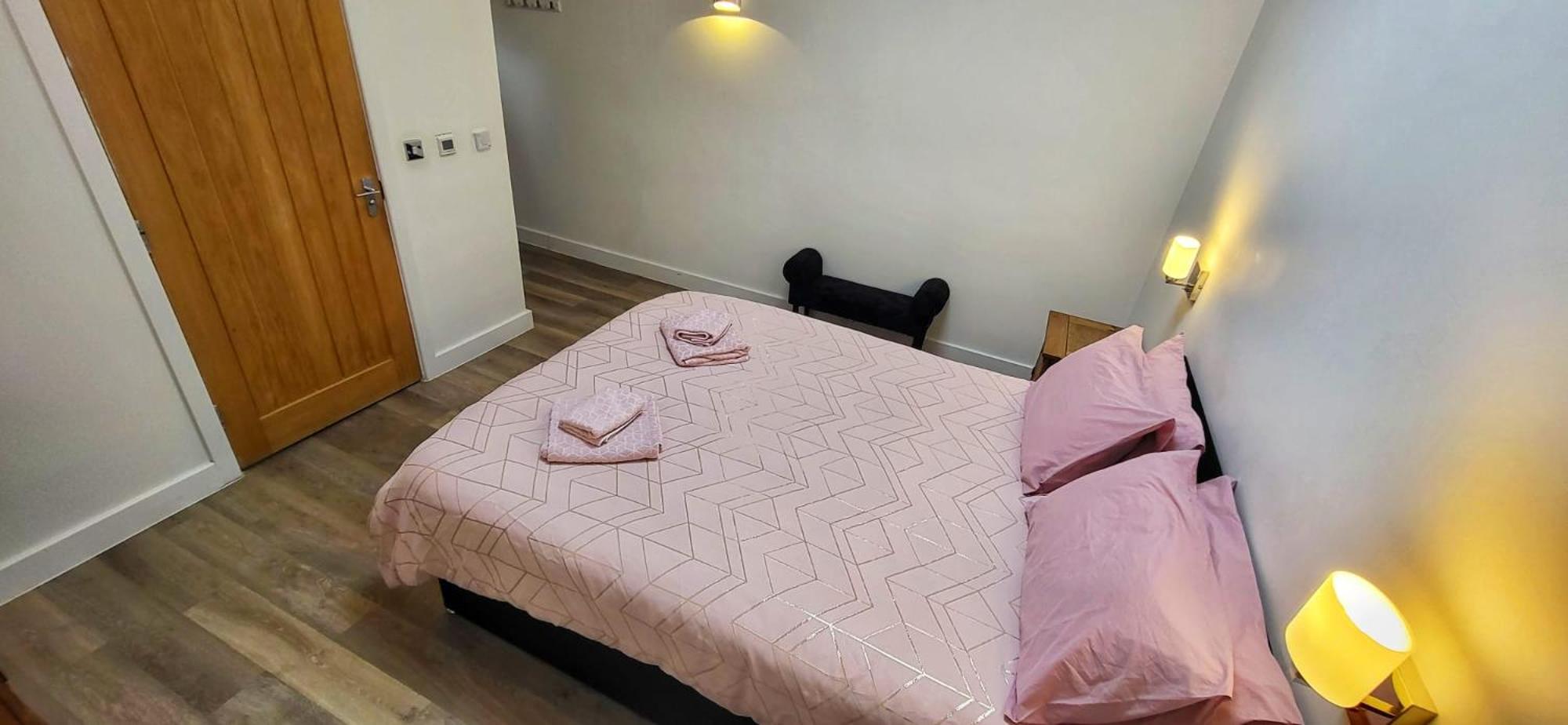 Deepcut Lodge Bed & Breakfast Self Service