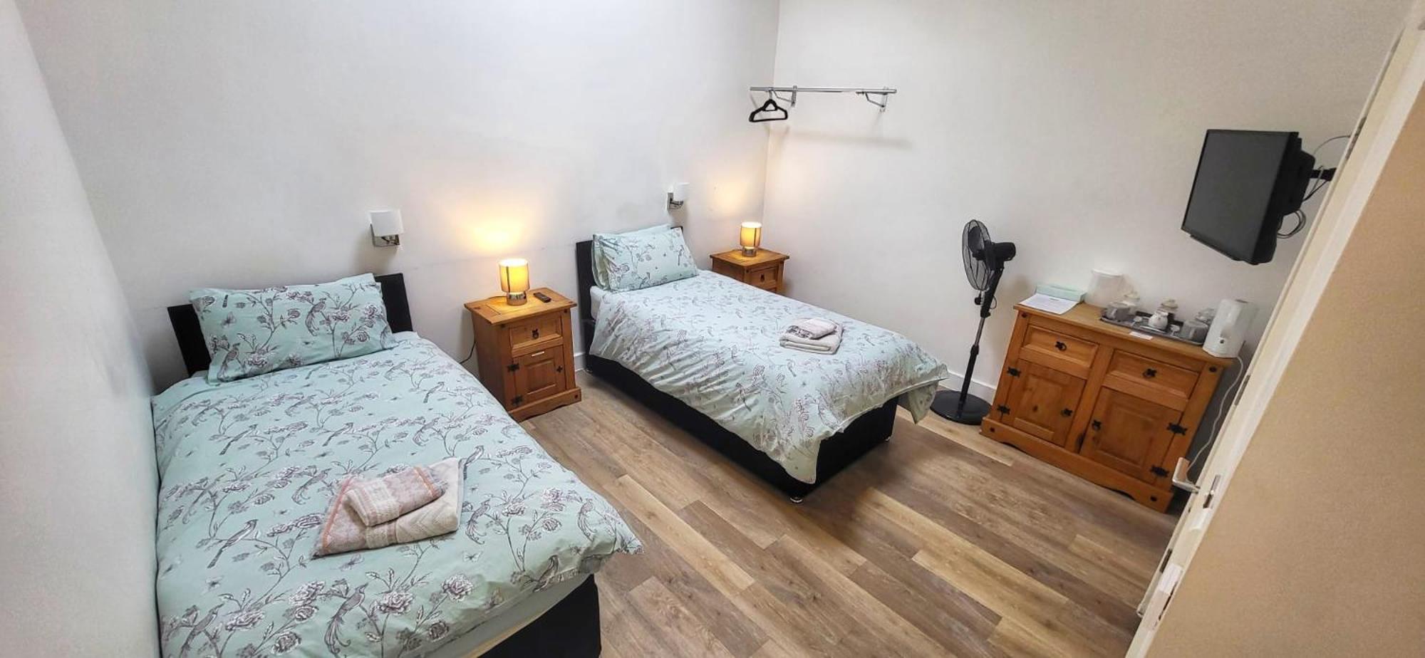 Deepcut Lodge Bed & Breakfast Self Service