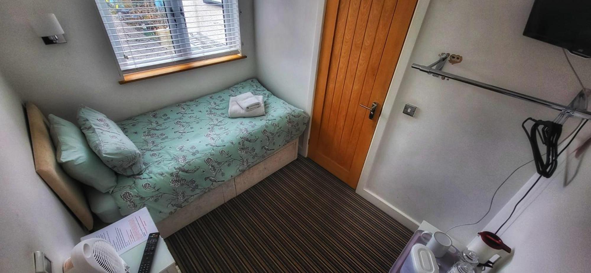 Deepcut Lodge Bed & Breakfast Self Service