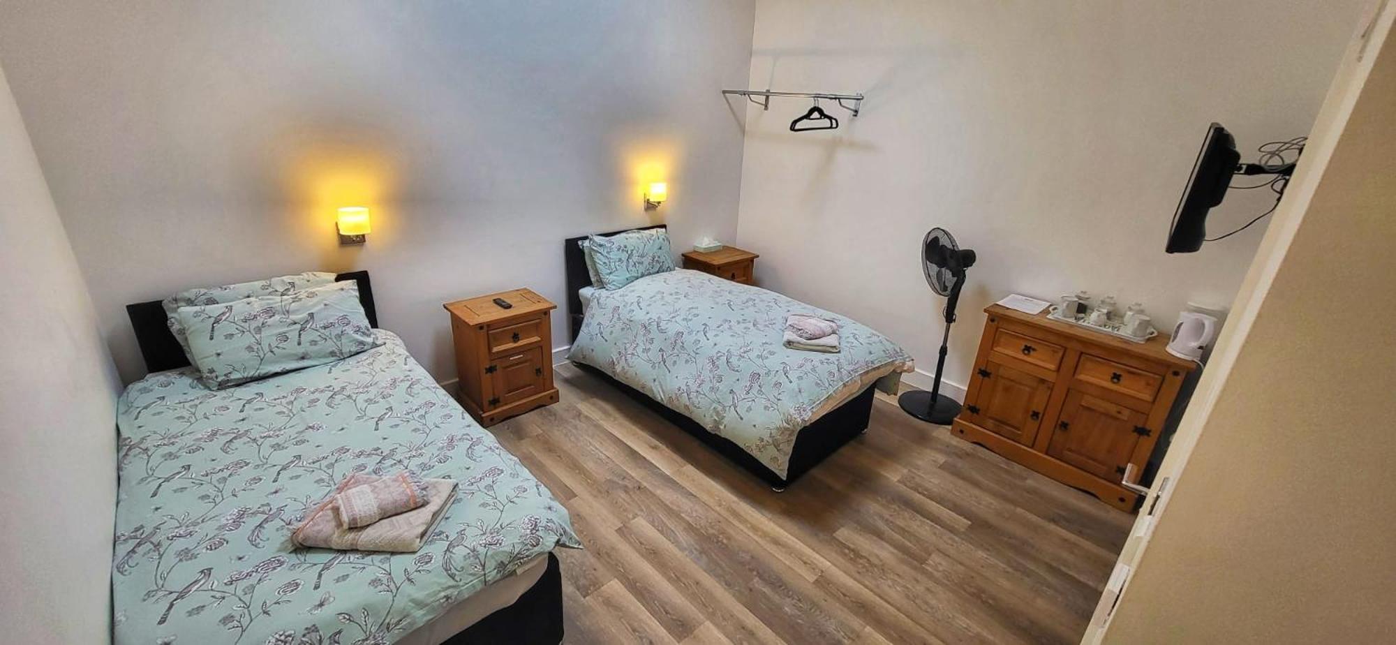 Deepcut Lodge Bed & Breakfast Self Service