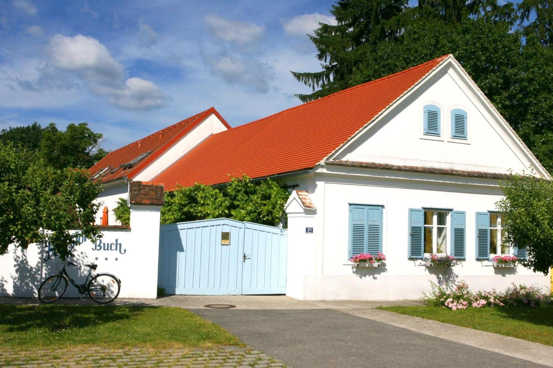 Pension Buch, Bed and Breakfast