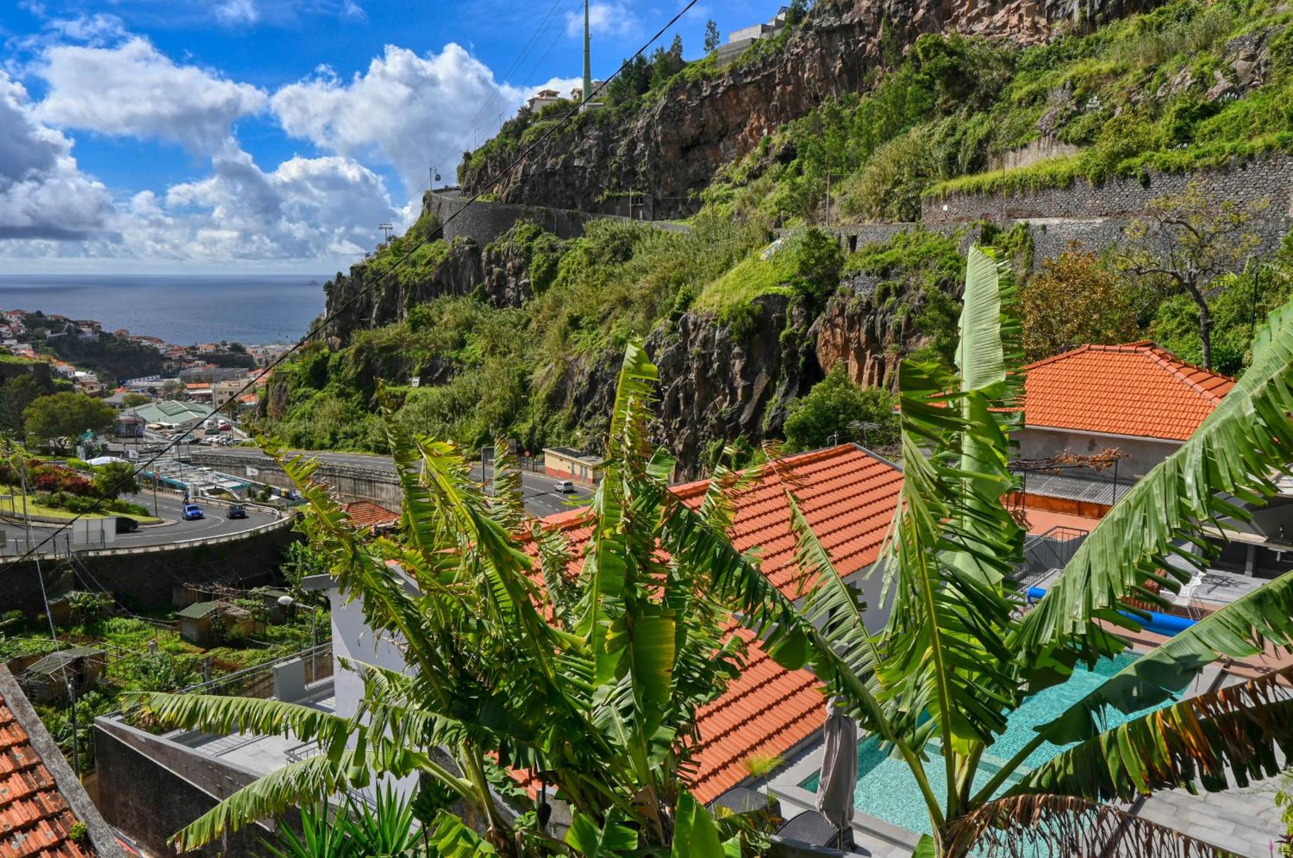 Valley House, a Home in Madeira view 3
