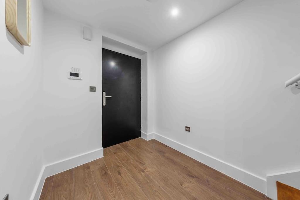 Holiday Home Sleep 8 Central london 9elms