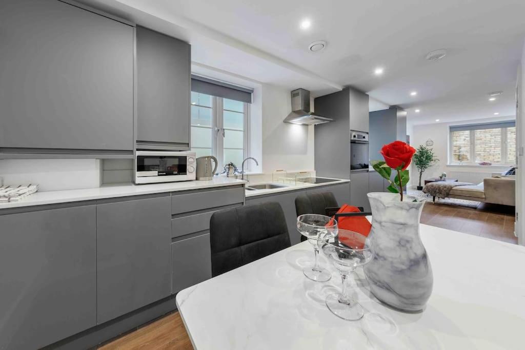 Holiday Home Sleep 8 Central london 9elms