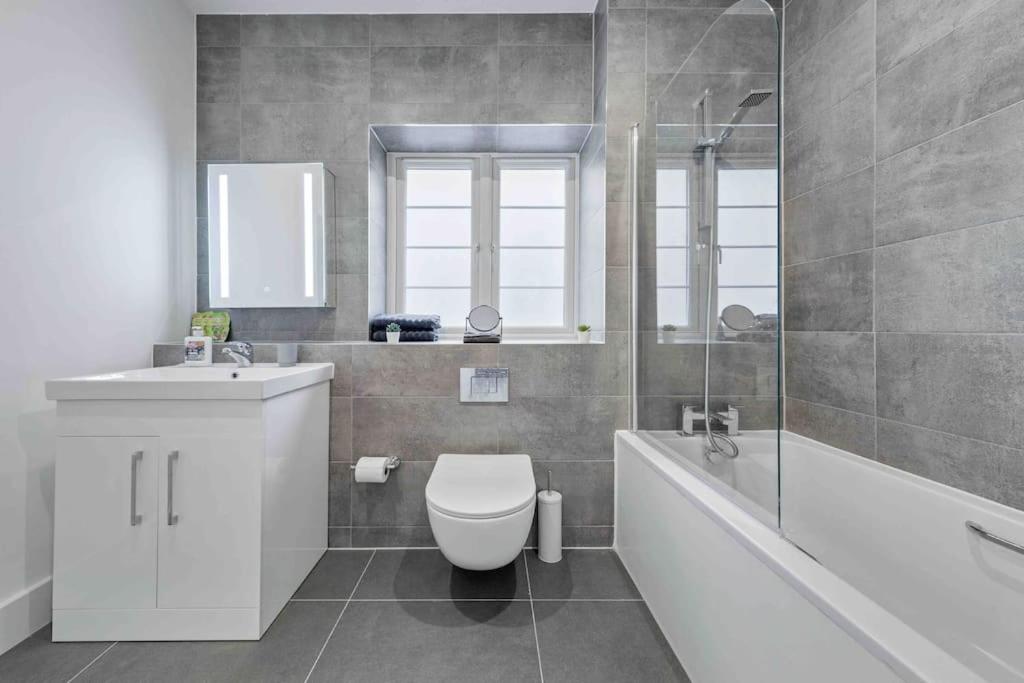 Holiday Home Sleep 8 Central london 9elms