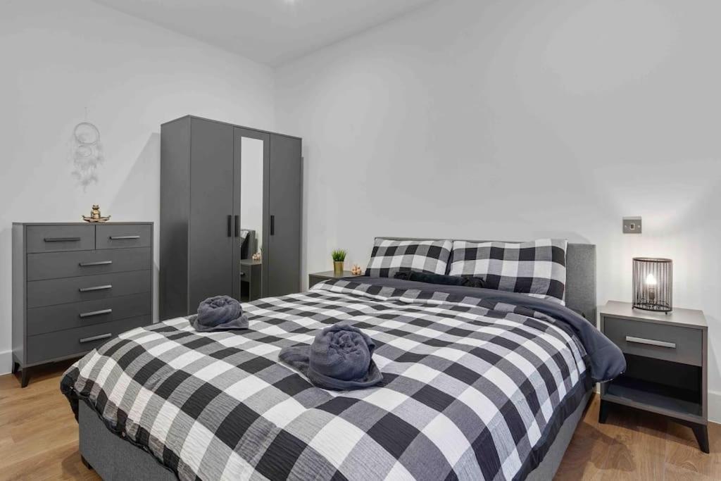 Holiday Home Sleep 8 Central london 9elms