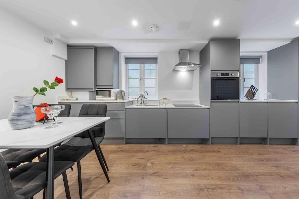 Holiday Home Sleep 8 Central london 9elms