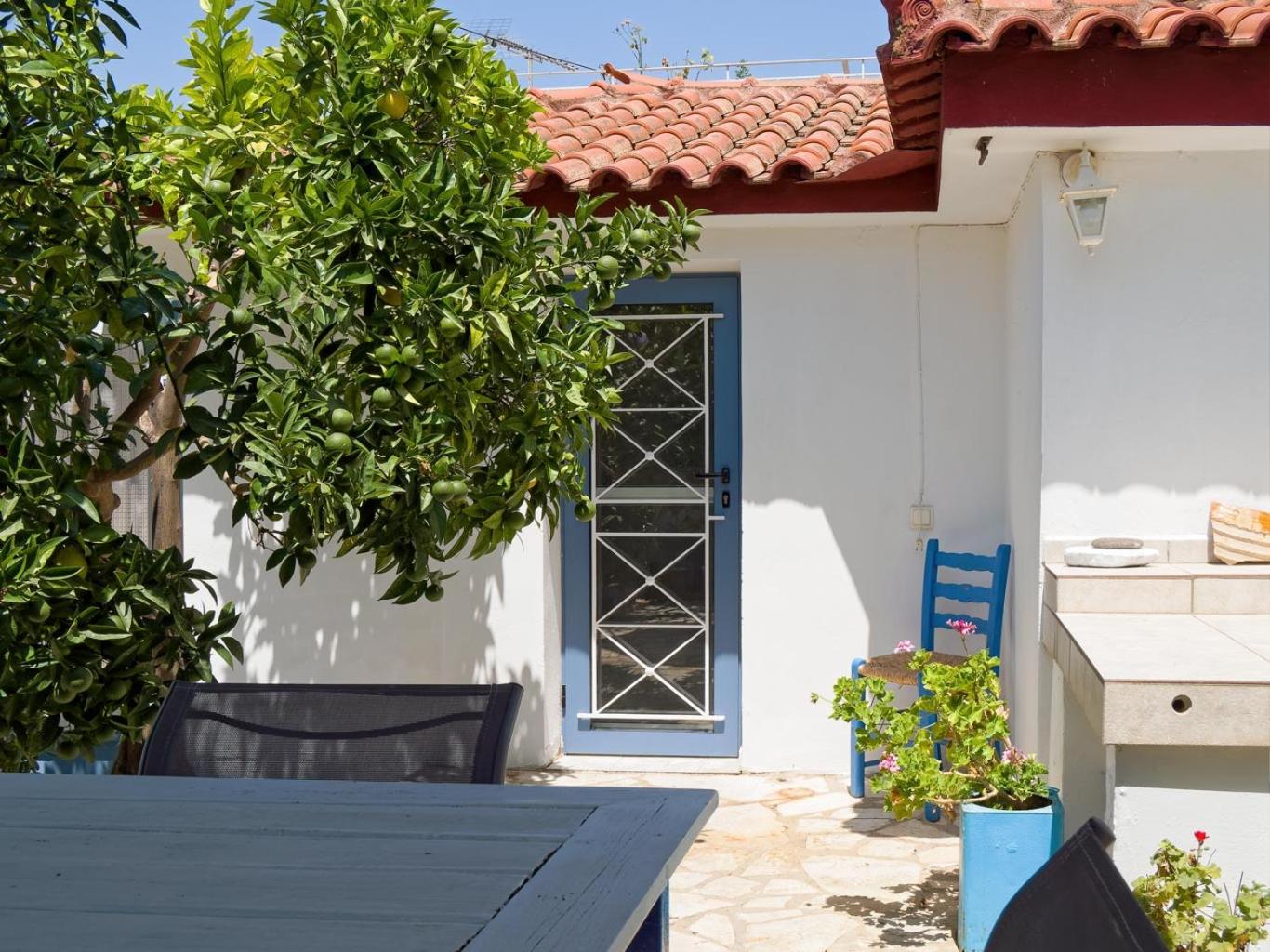 Summer Garden Studio - village location
