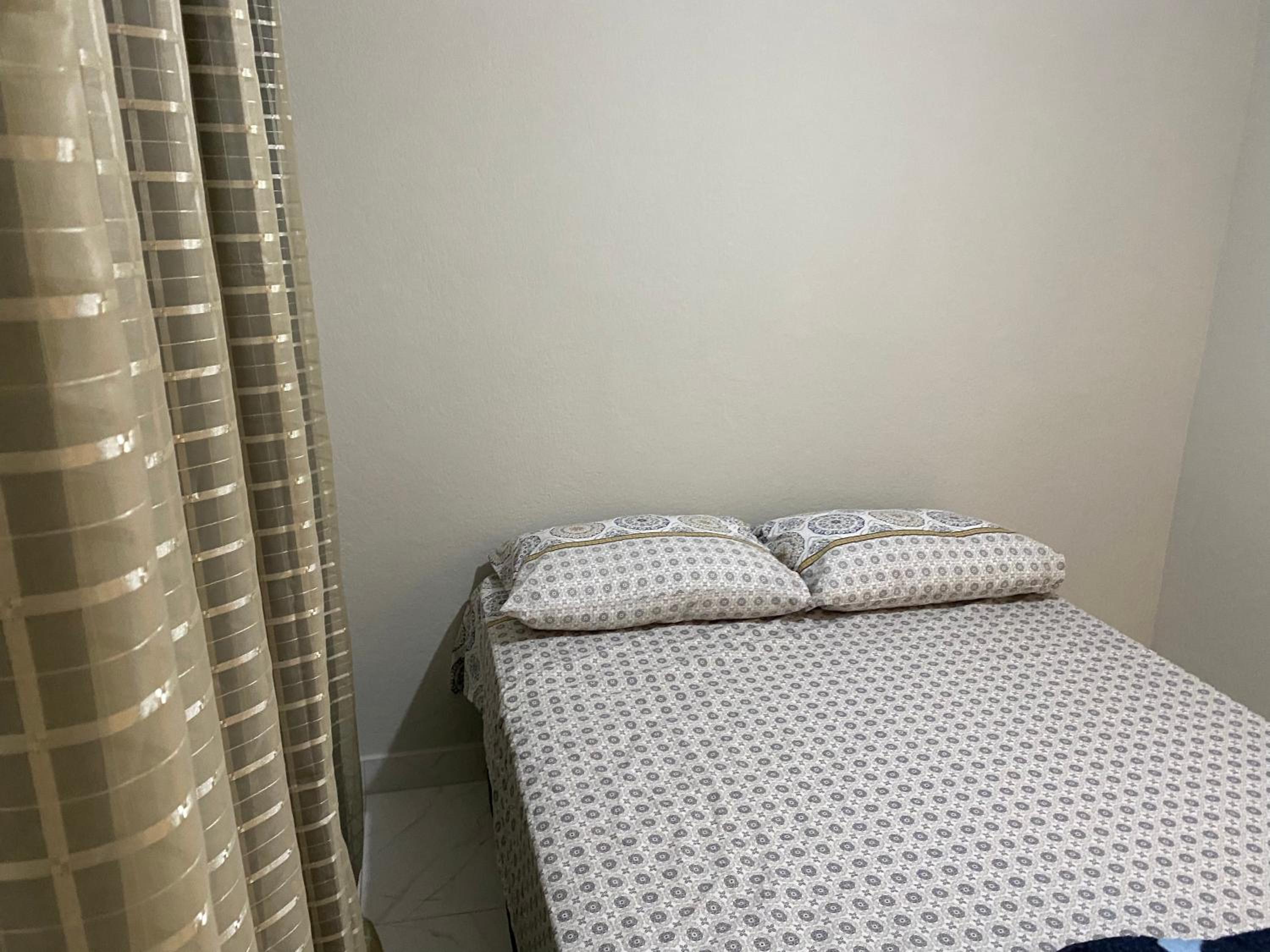 Casa CENTRO com Estacionamento-500m da rua do lazer, ideal p casais ou até 4 pessoas