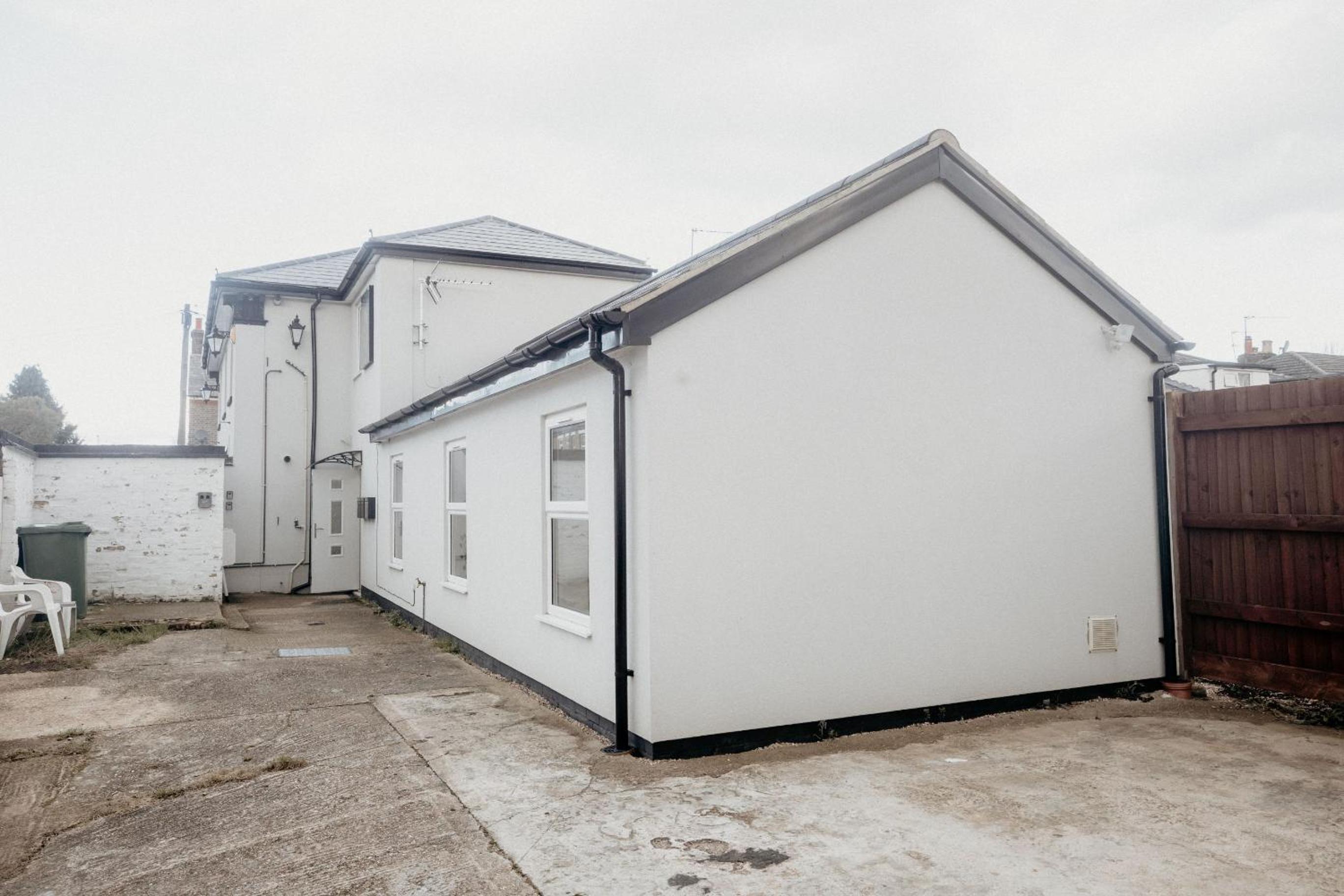 Elthorne Luxury Apartments - Uxbridge view 4