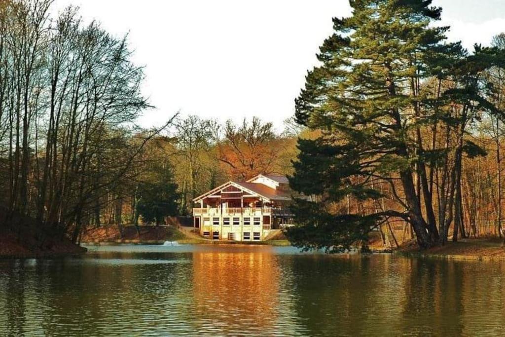 Chez la Baronne