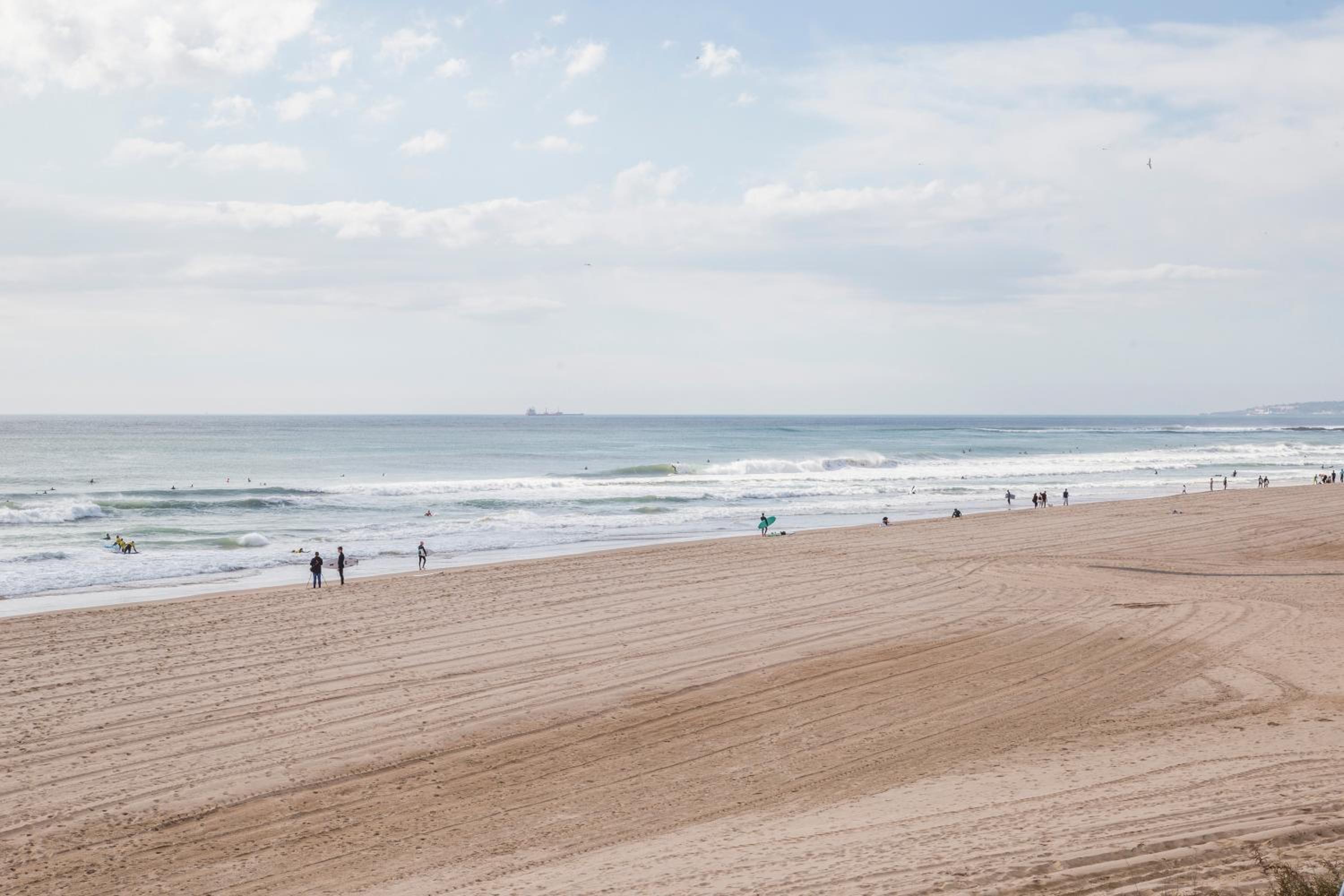 Ocean View Balcony Carcavelos Beach 2-min Walk, AC view 2