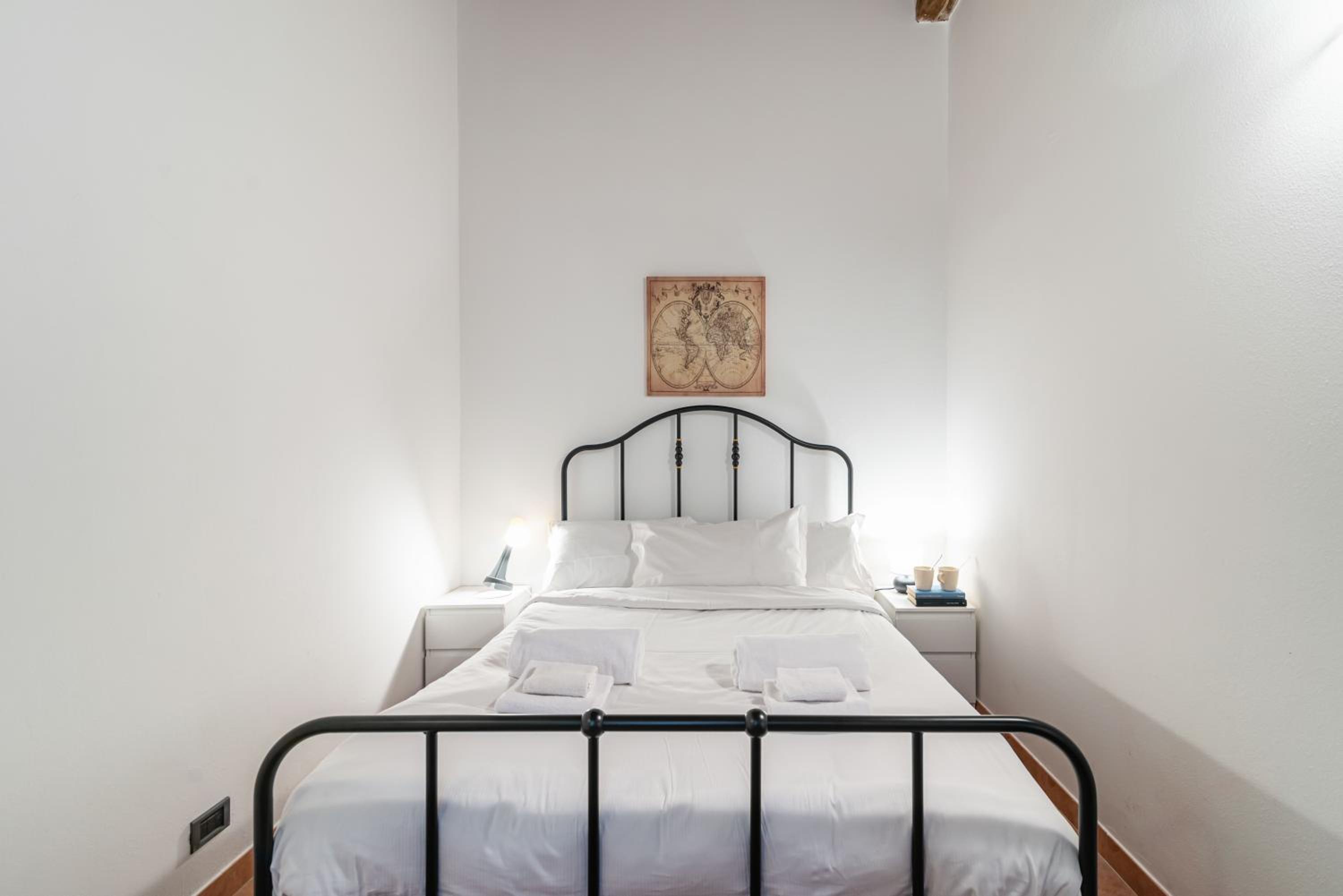 House of Foscolo - Palazzo Cornazzani - by Host4U view 4