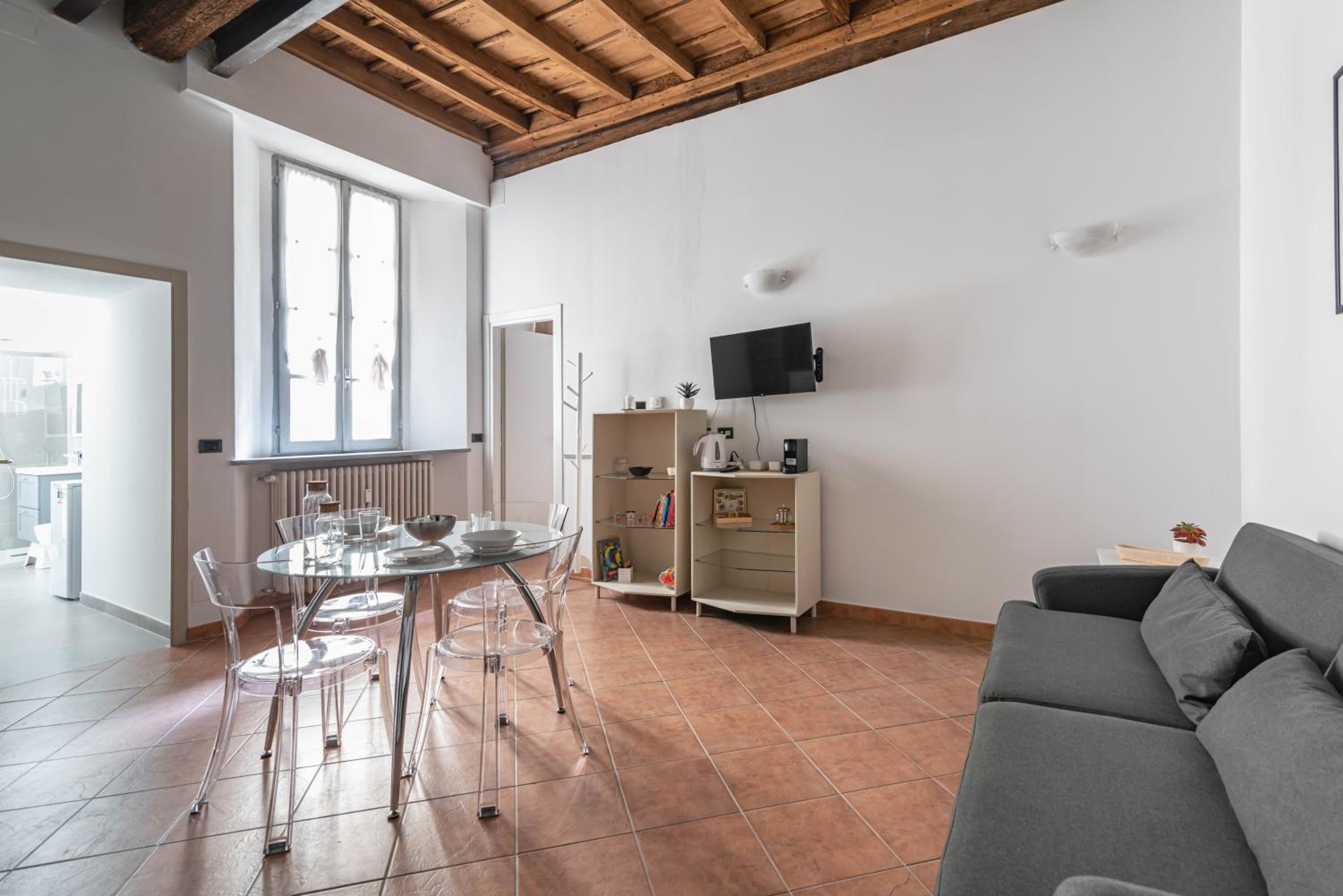 House of Foscolo - Palazzo Cornazzani - by Host4U view 3