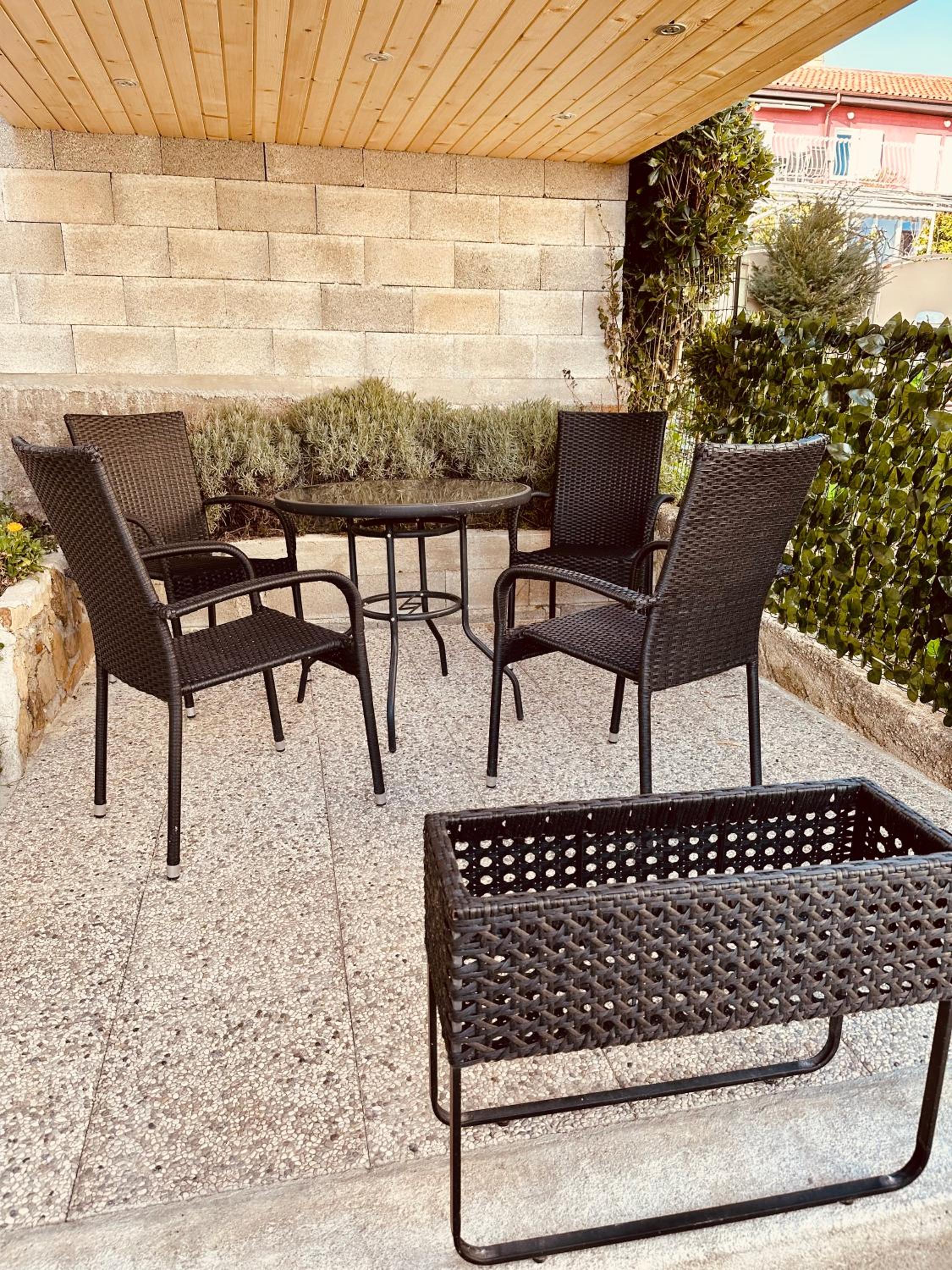 Pinny Apartment