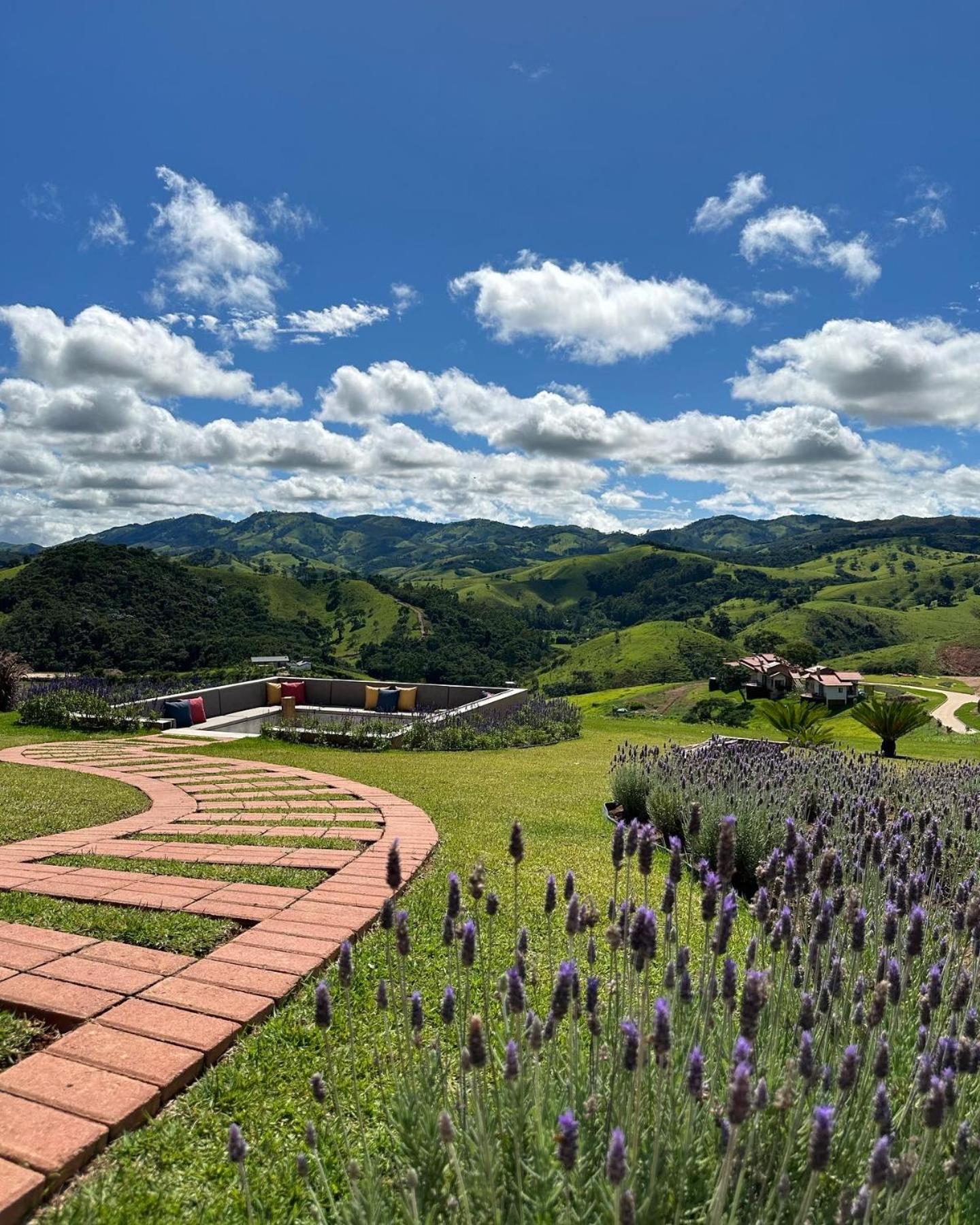 Lavandas de Cunha Pousada Boutique
