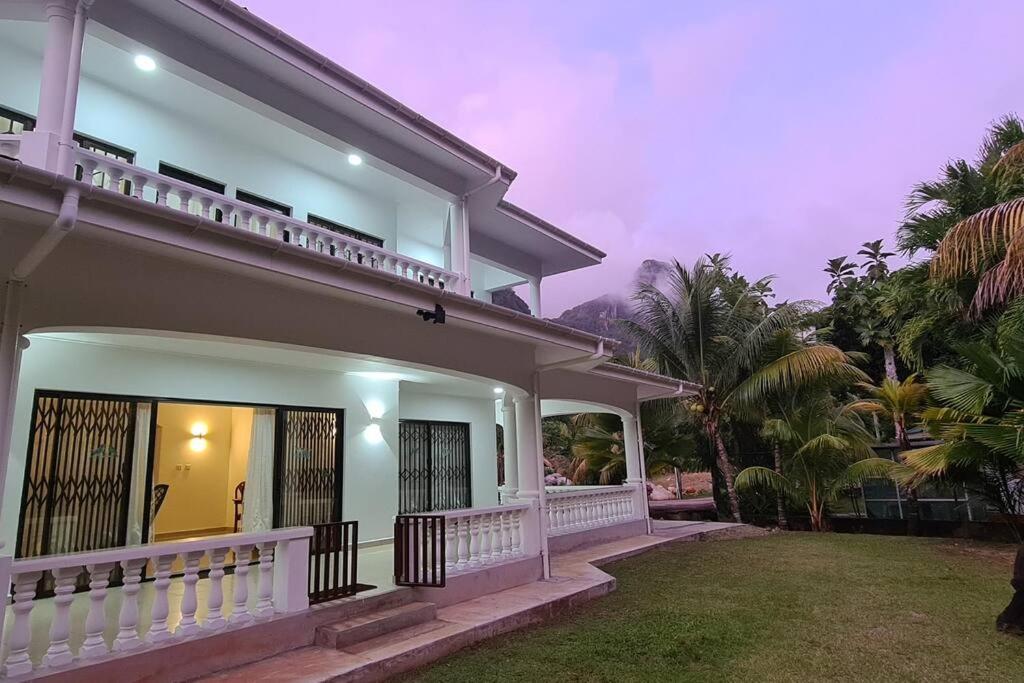 Island Of Love photo 4