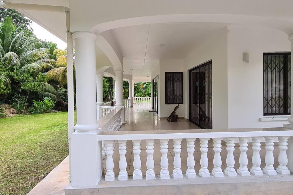 Island Of Love photo 3