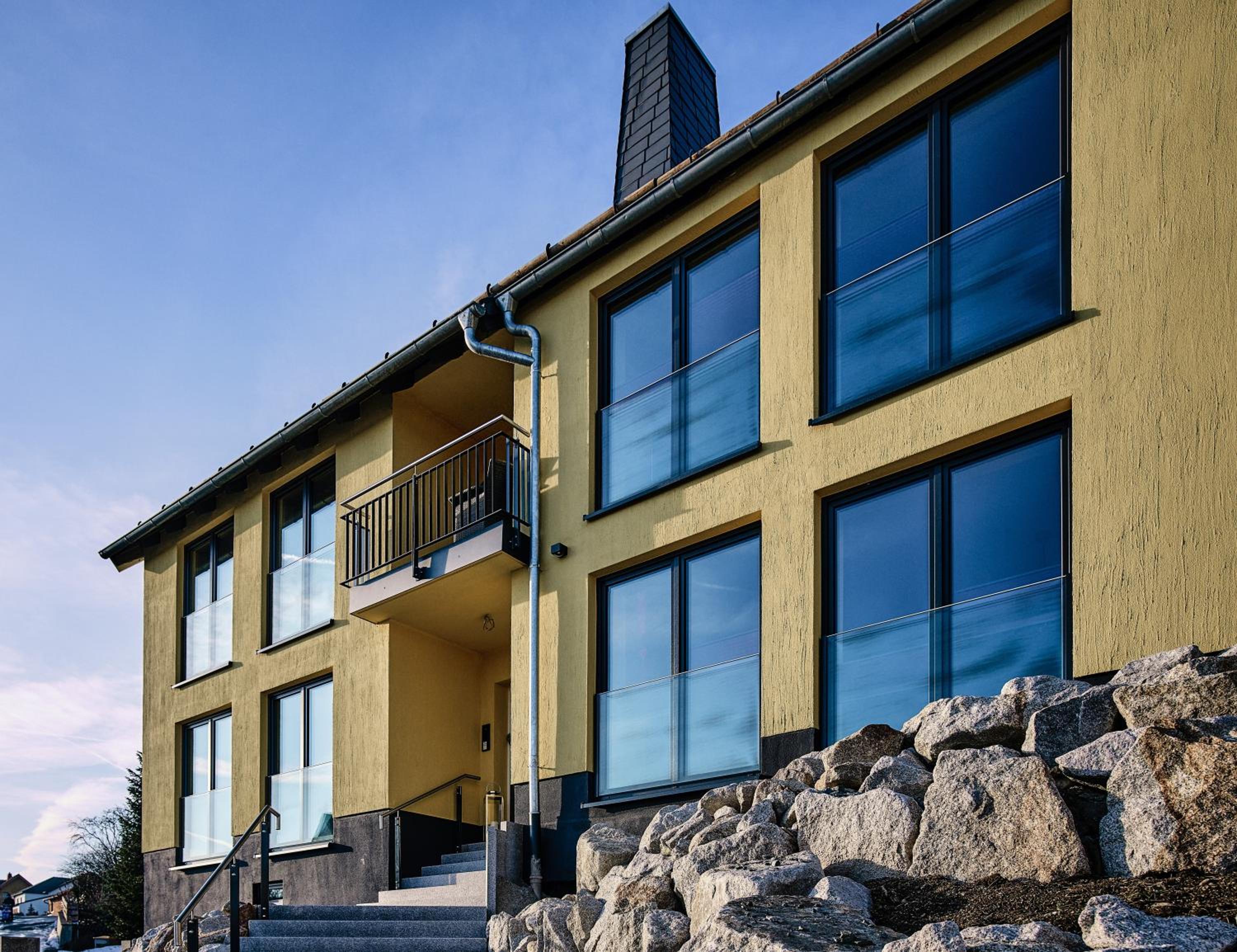 Ferienwohnung im Chaletstil Sonnenidyll 51 qm Wellness Fitness Sauna Bergrödelhof