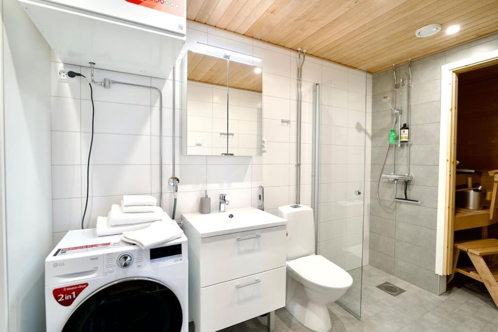 Brandnew Modern Condo with Sauna