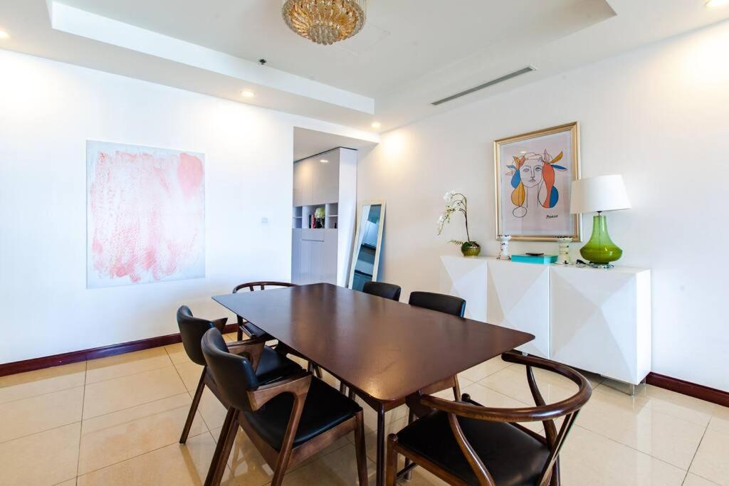 Chi's house - Vinhomes Royal city - 2BR