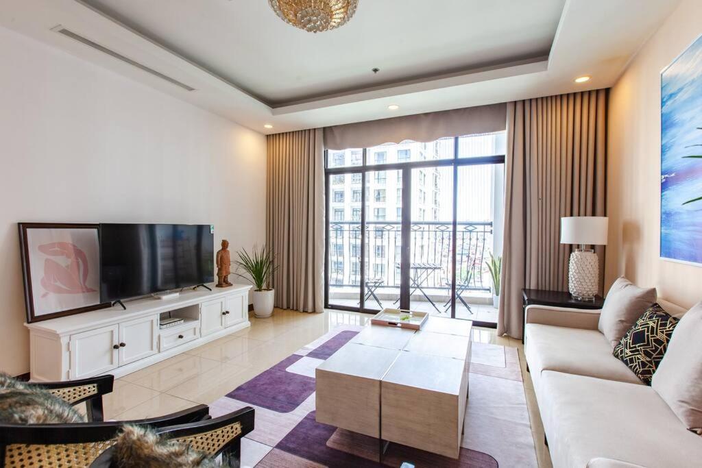 Chi's house - Vinhomes Royal city - 2BR