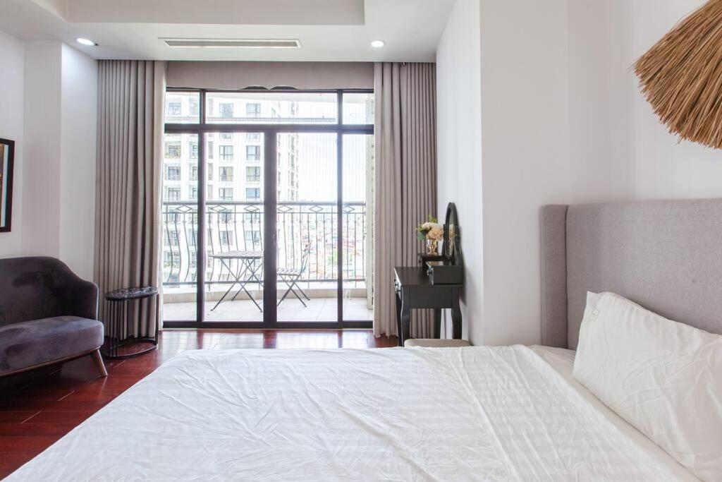 Chi's house - Vinhomes Royal city - 2BR