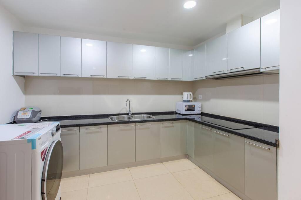 Chi's house - Vinhomes Royal city - 2BR